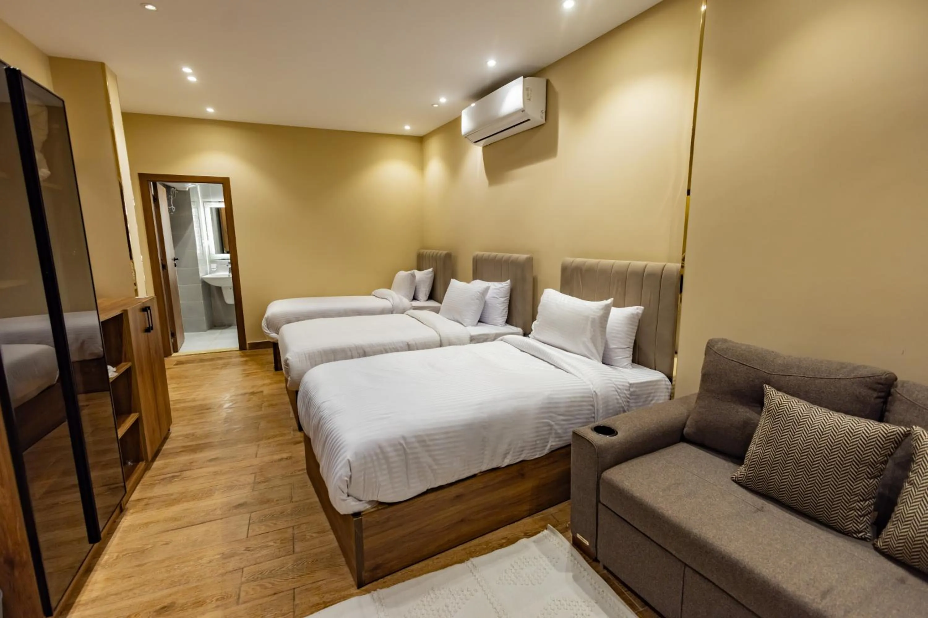 Photo of the whole room, Bed in The Palace Pyramids View Hotel