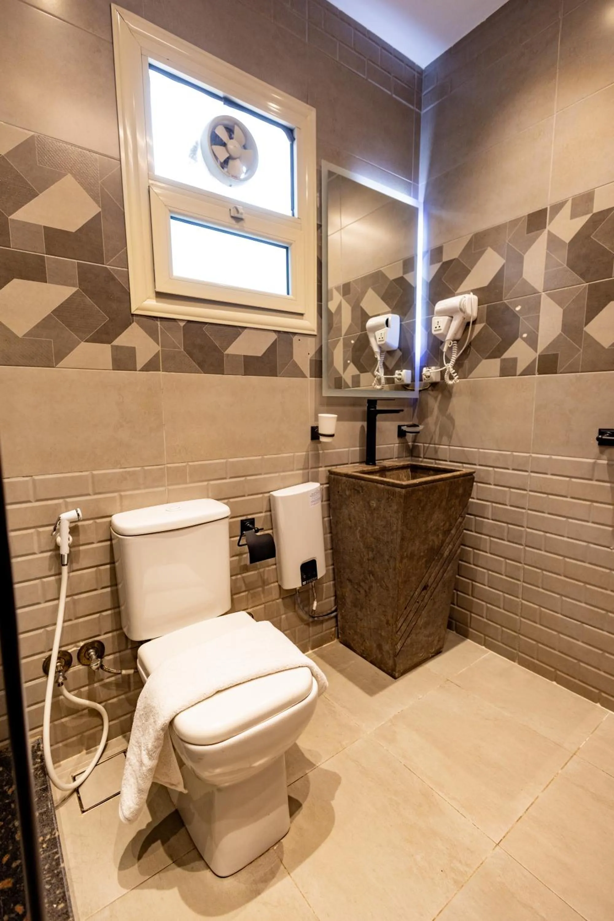 Toilet in The Palace Pyramids View Hotel