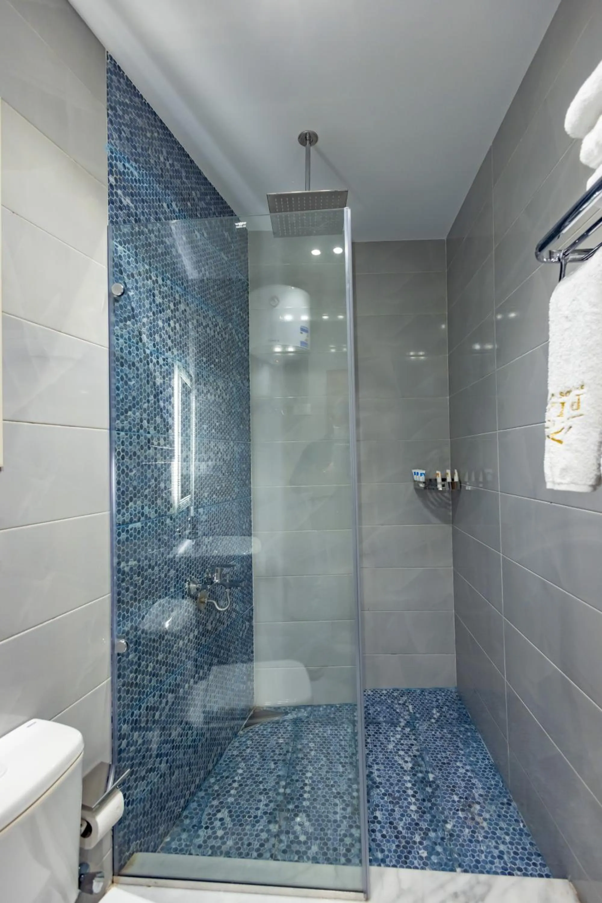 Bathroom in The Palace Pyramids View Hotel