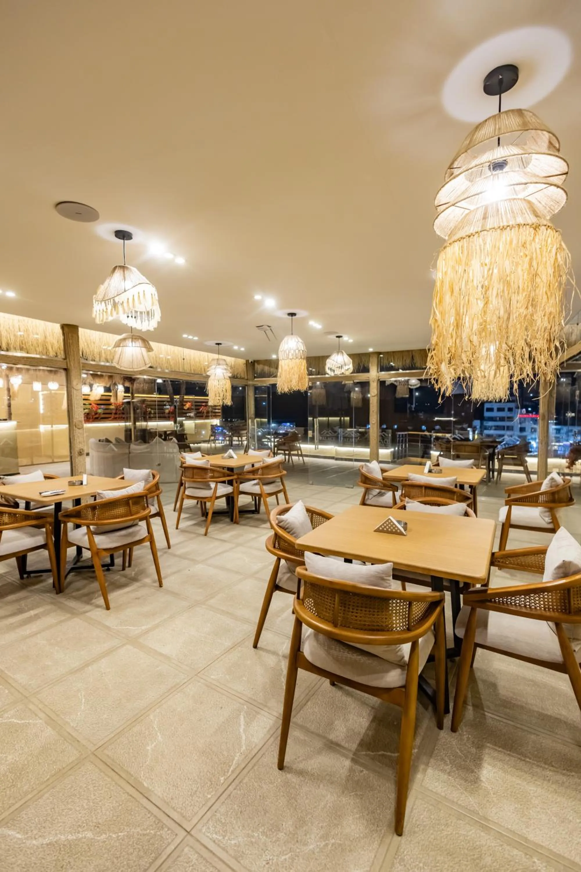 Restaurant/places to eat in The Palace Pyramids View Hotel