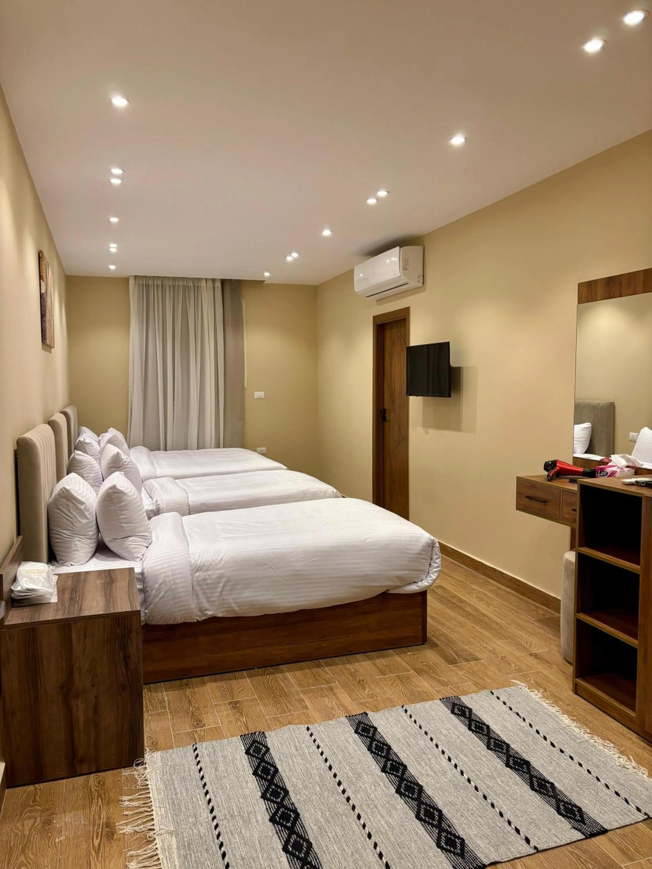 Photo of the whole room, Bed in The Palace Pyramids View Hotel