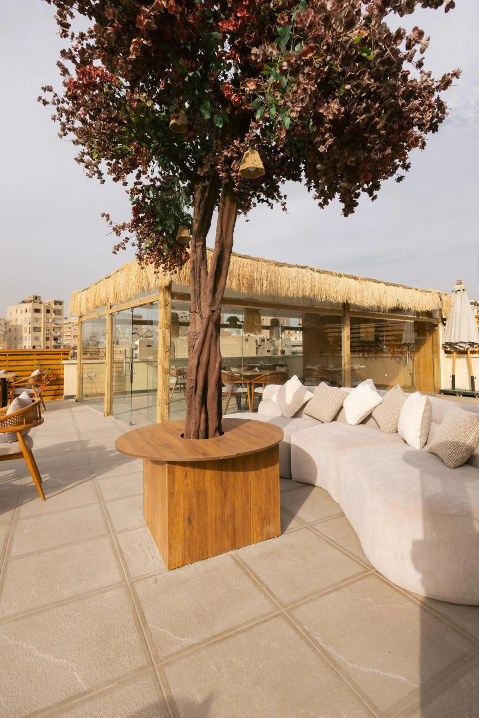 Restaurant/places to eat in The Palace Pyramids View Hotel