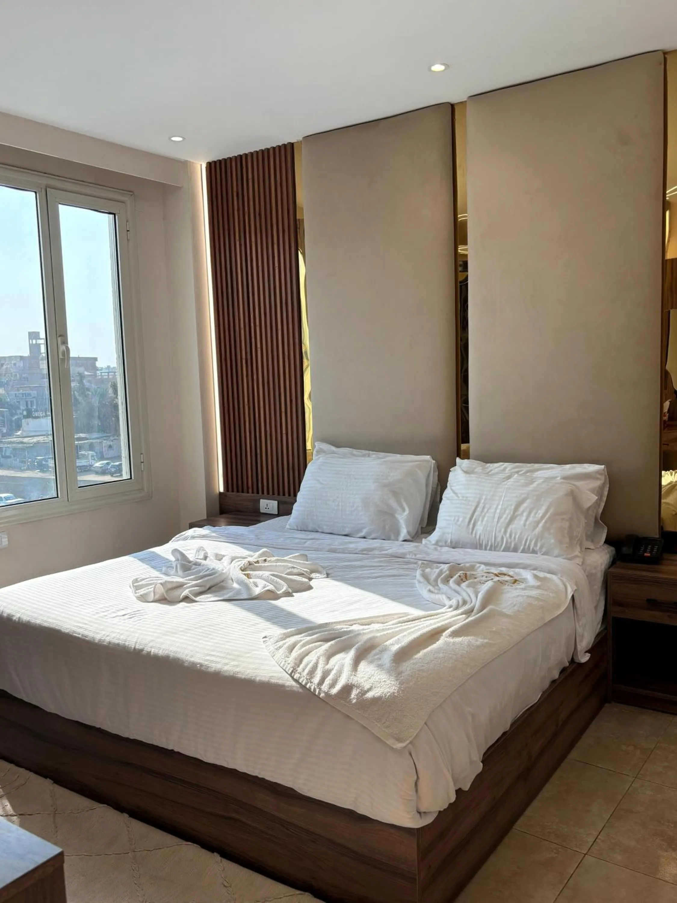 Photo of the whole room, Bed in The Palace Pyramids View Hotel