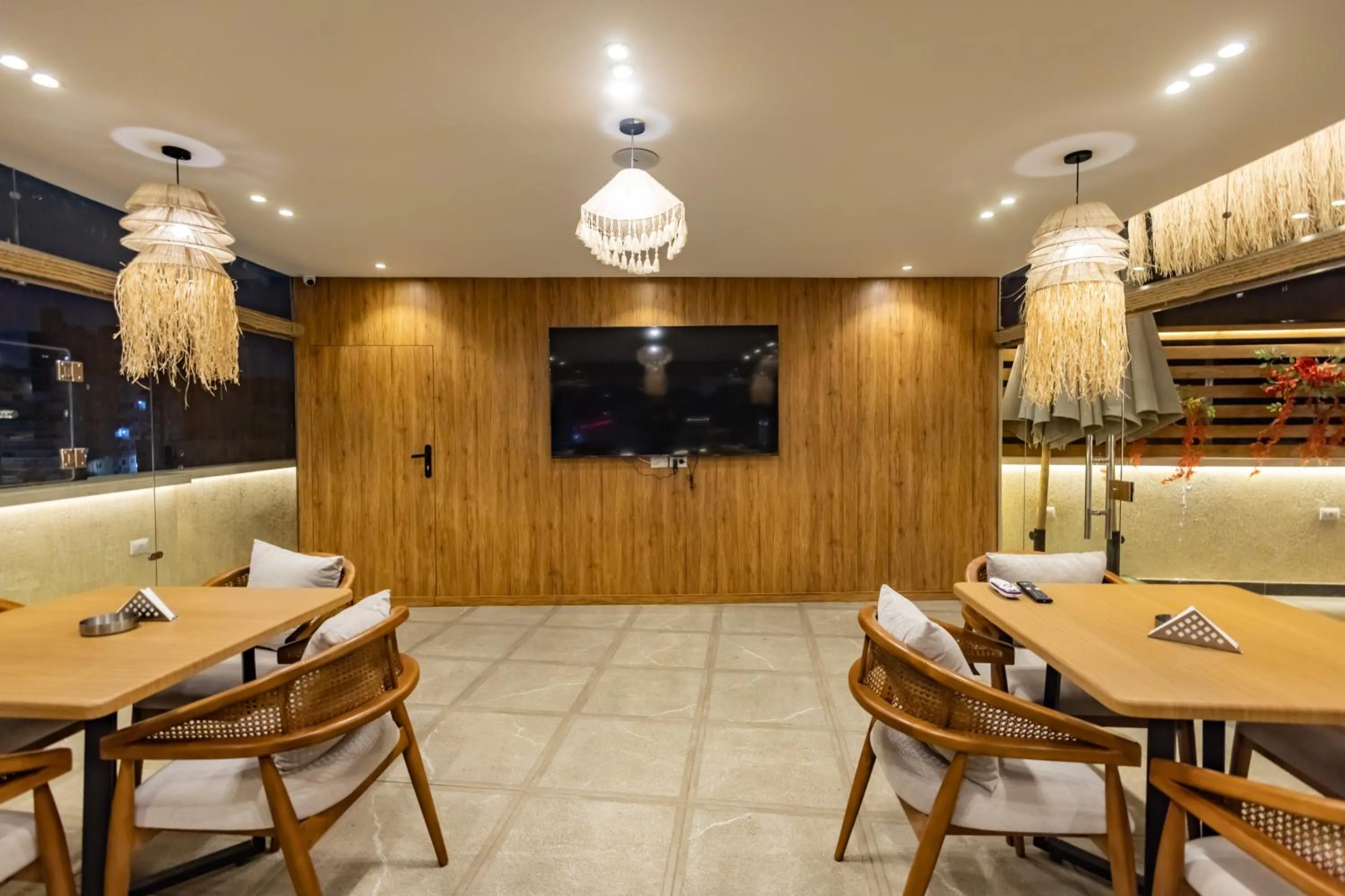 TV and multimedia in The Palace Pyramids View Hotel