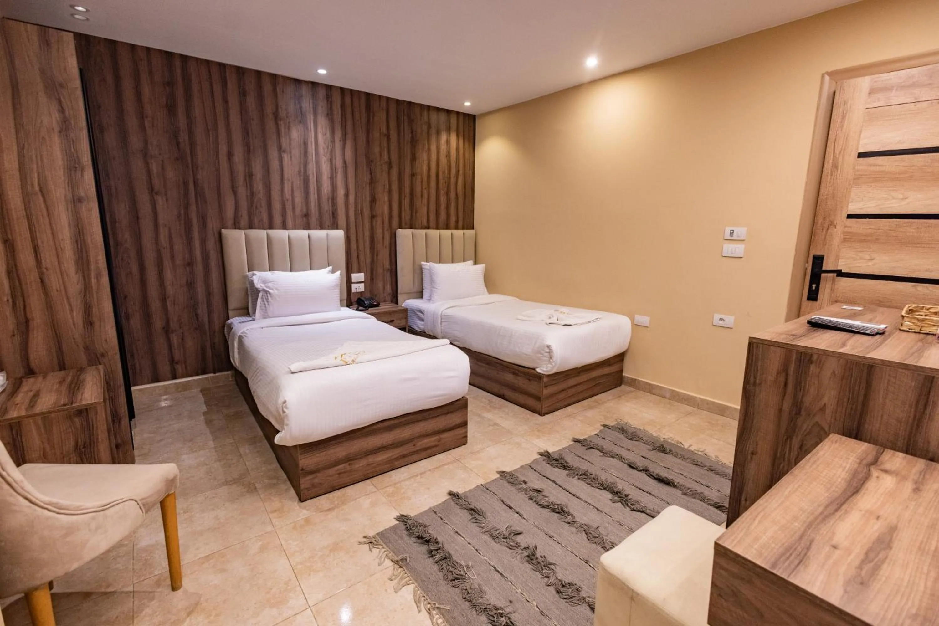 Photo of the whole room, Bed in The Palace Pyramids View Hotel