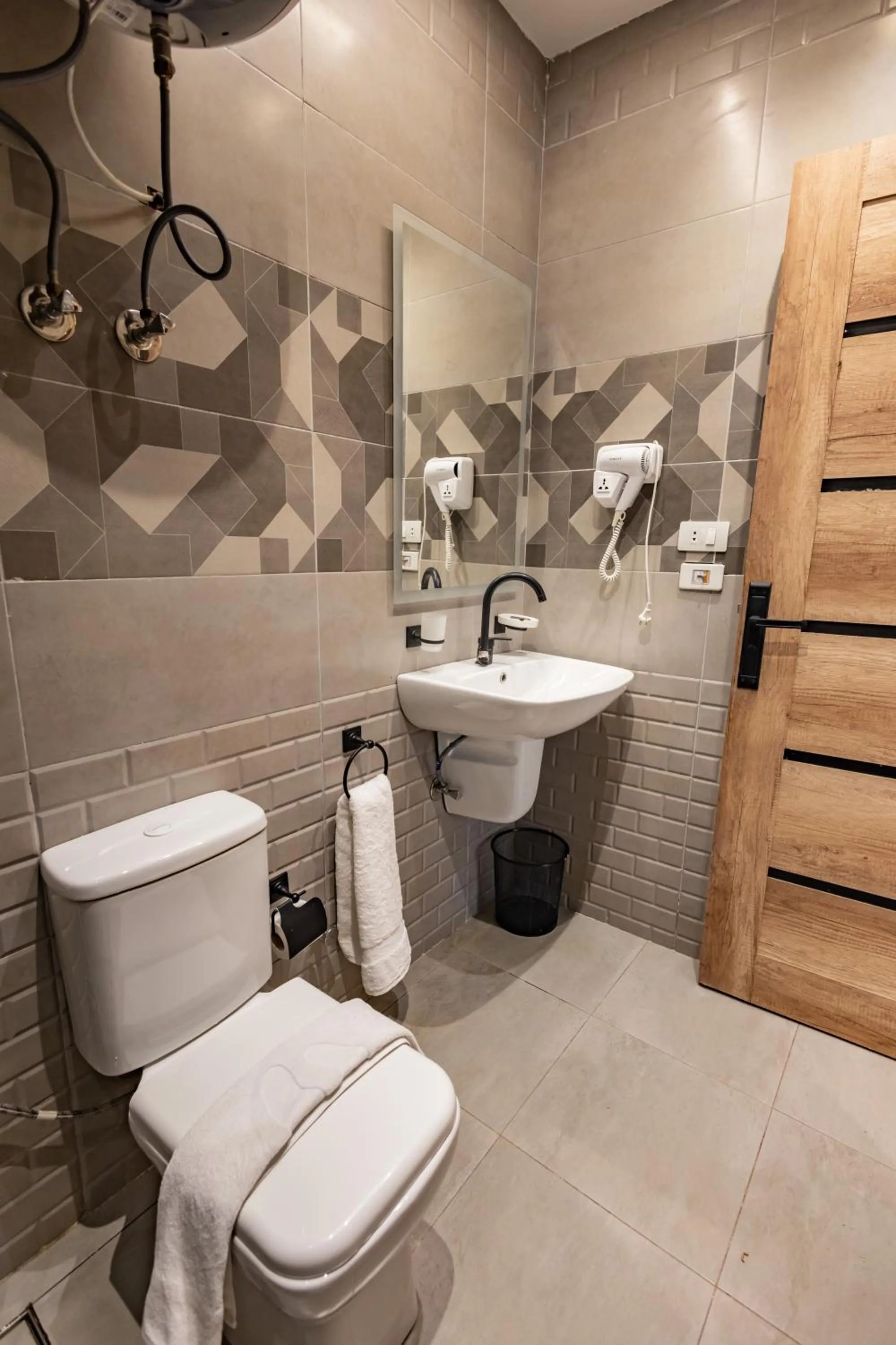 Toilet in The Palace Pyramids View Hotel