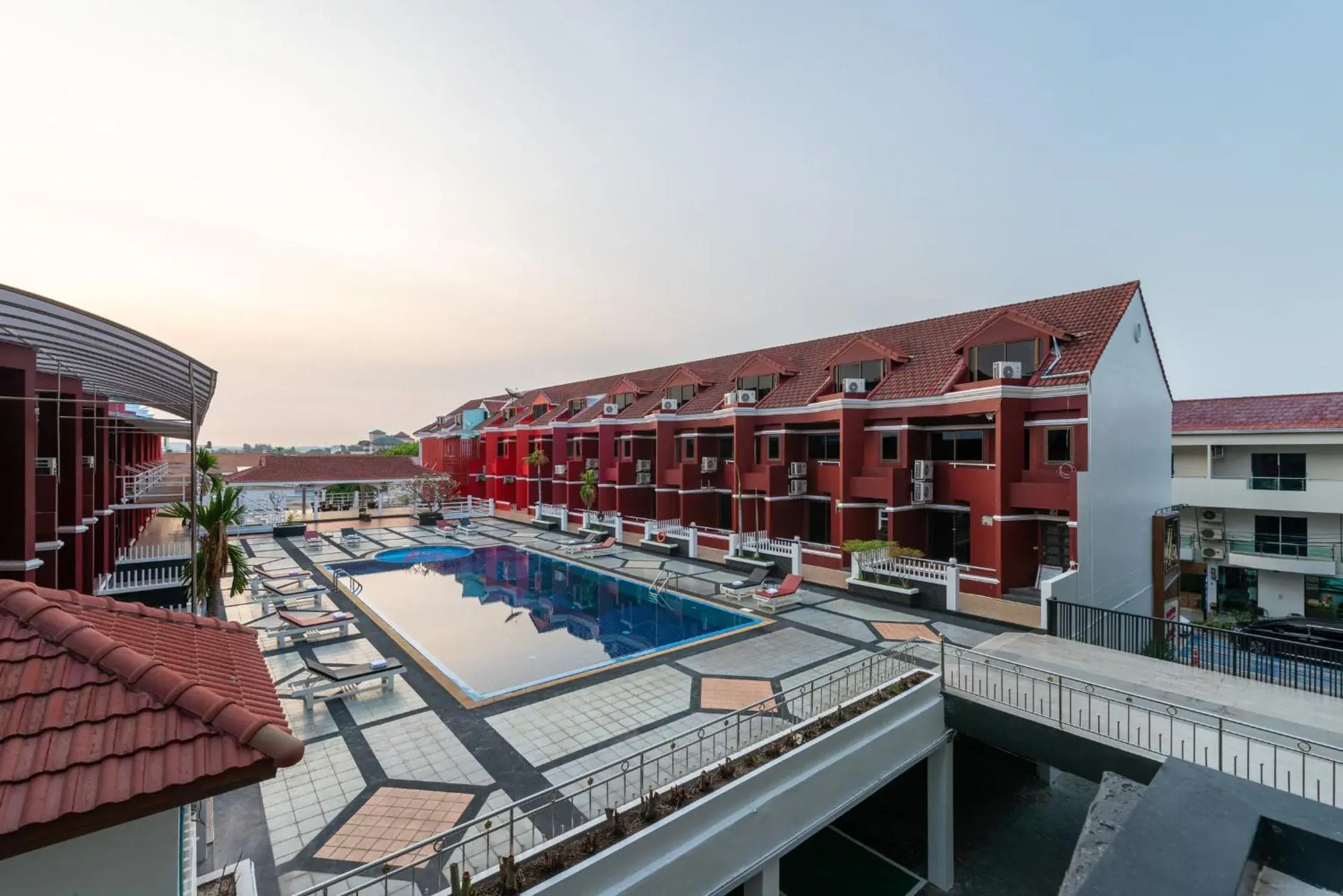 Property building in Arawana Express North Pattaya Property building in Arawana Express North Pattaya