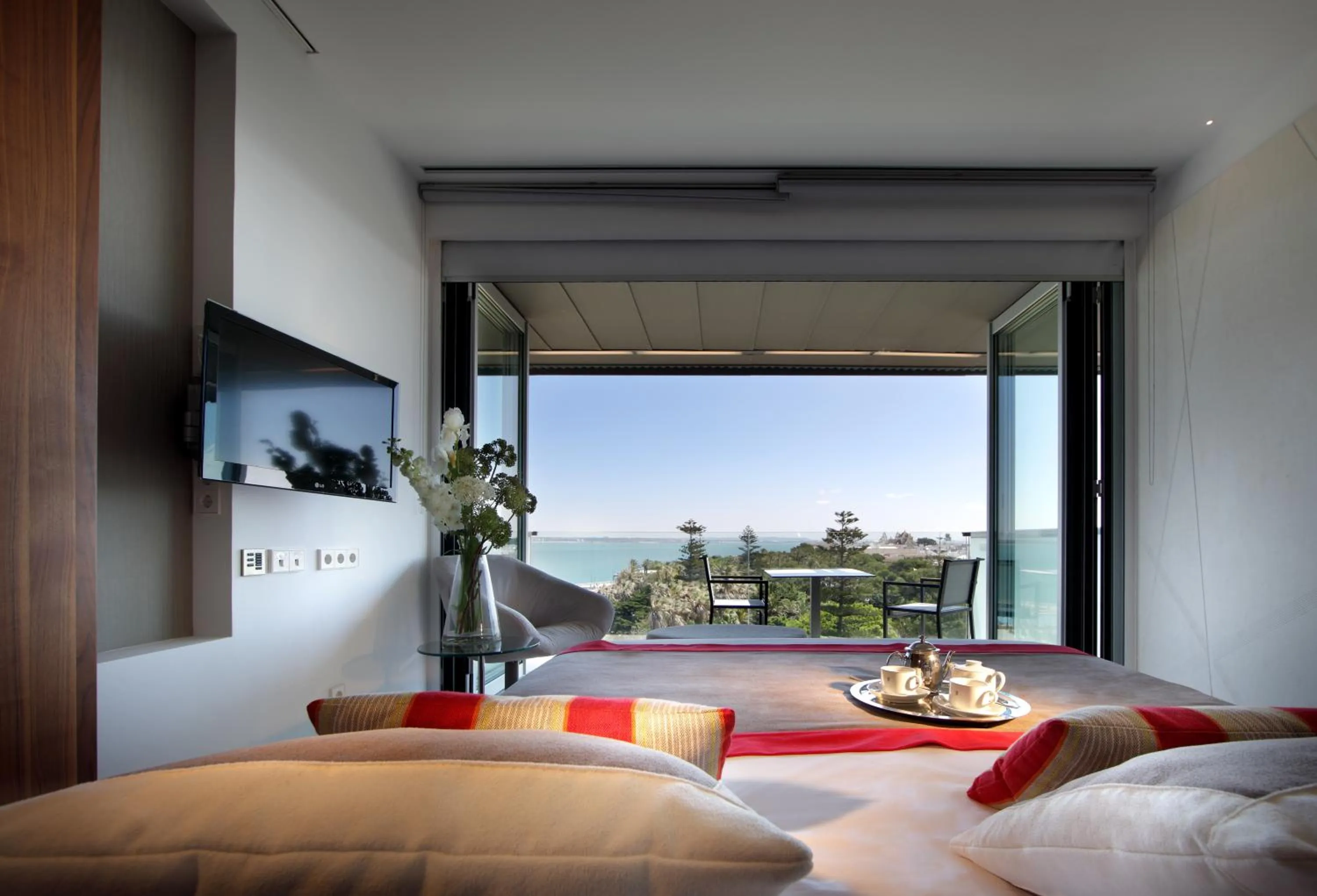 View (from property/room), Bed in Parador de Cádiz