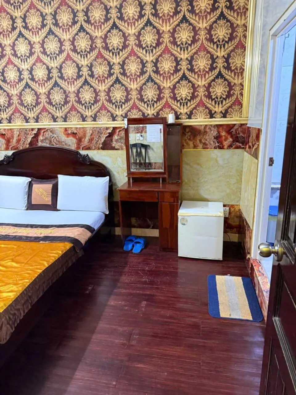 Photo of the whole room, Bed in Trang Thu 2 Hotel