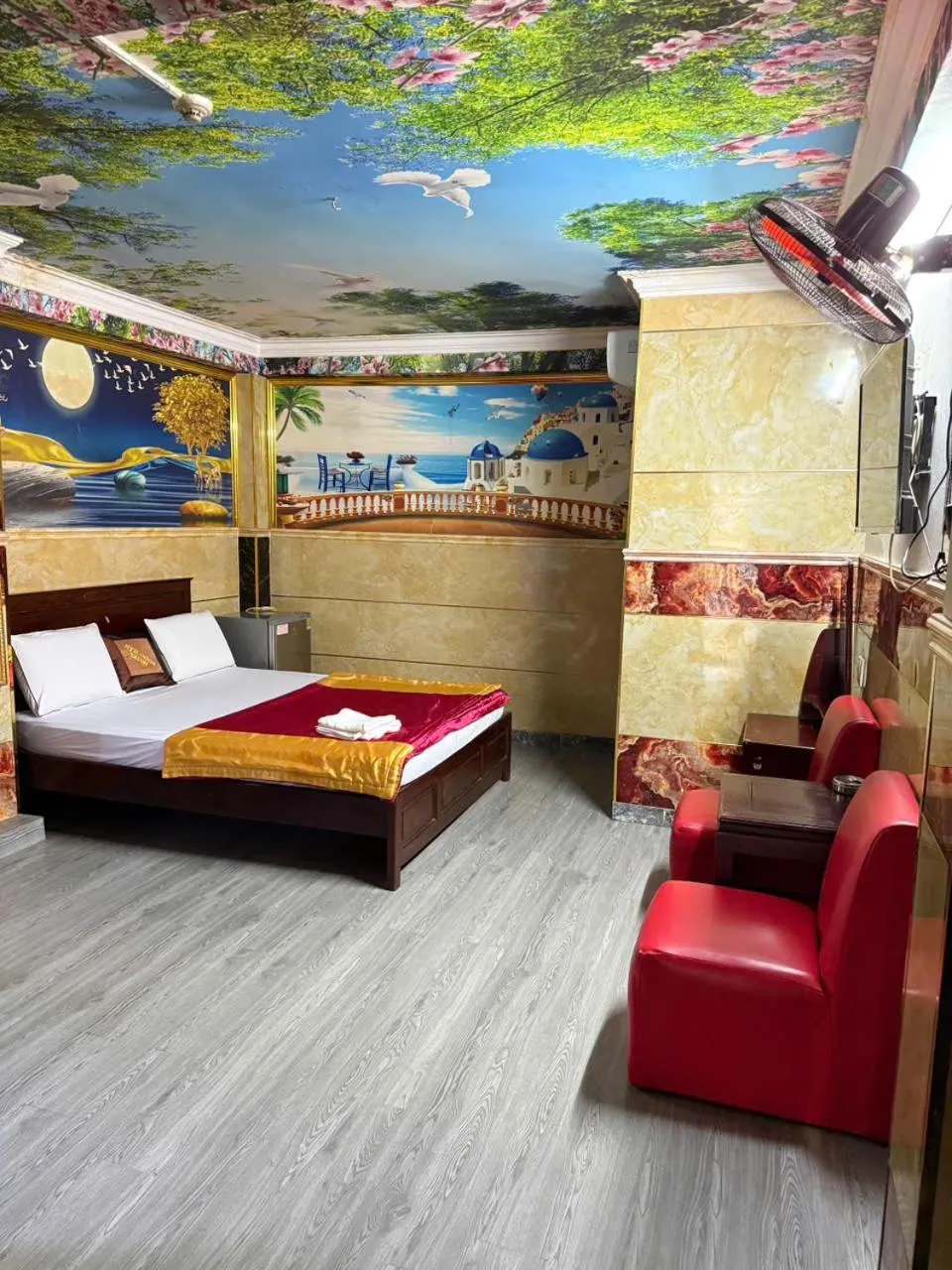 Photo of the whole room, Bed in Trang Thu 2 Hotel