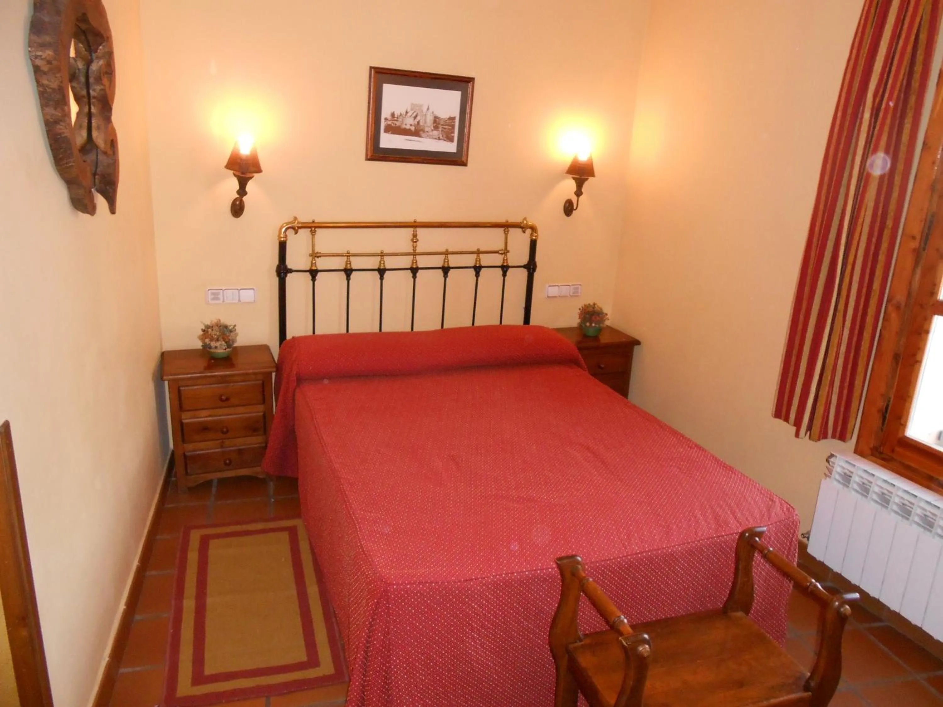 Decorative detail, Bed in Hotel Rural & SPA Puente del Duratón