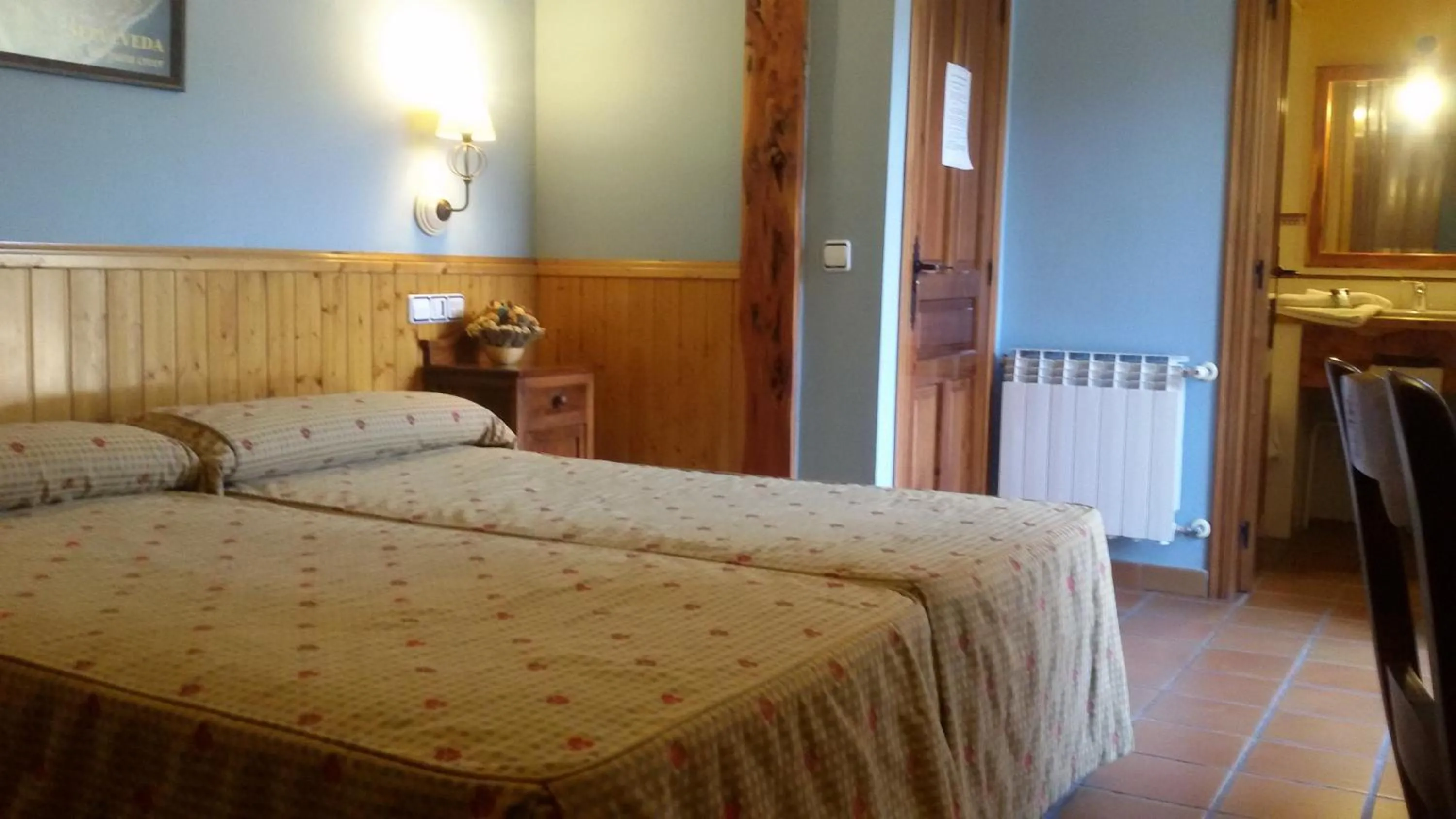 Photo of the whole room, Bed in Hotel Rural & SPA Puente del Duratón