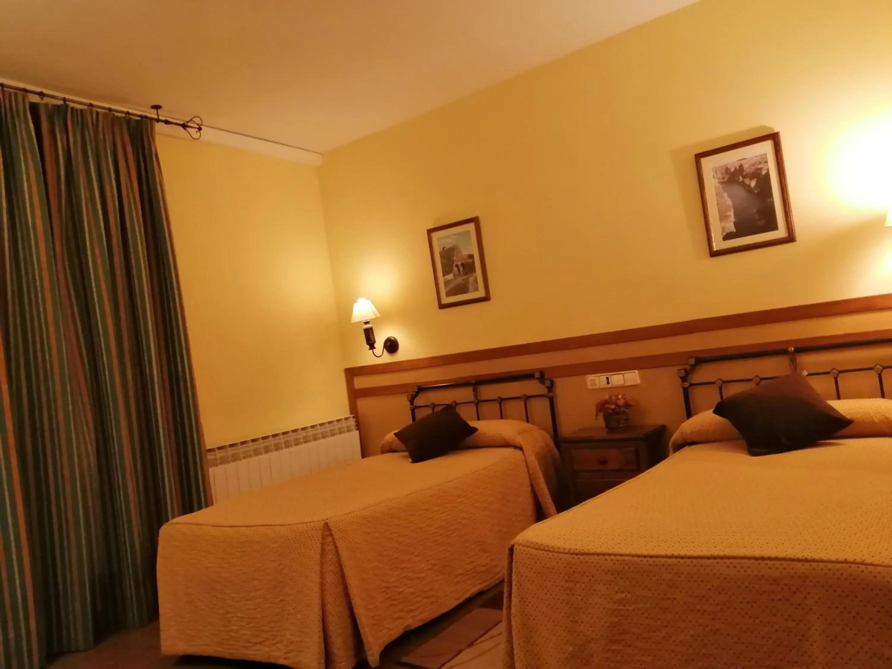 Bed in Hotel Rural & SPA Puente del Duratón