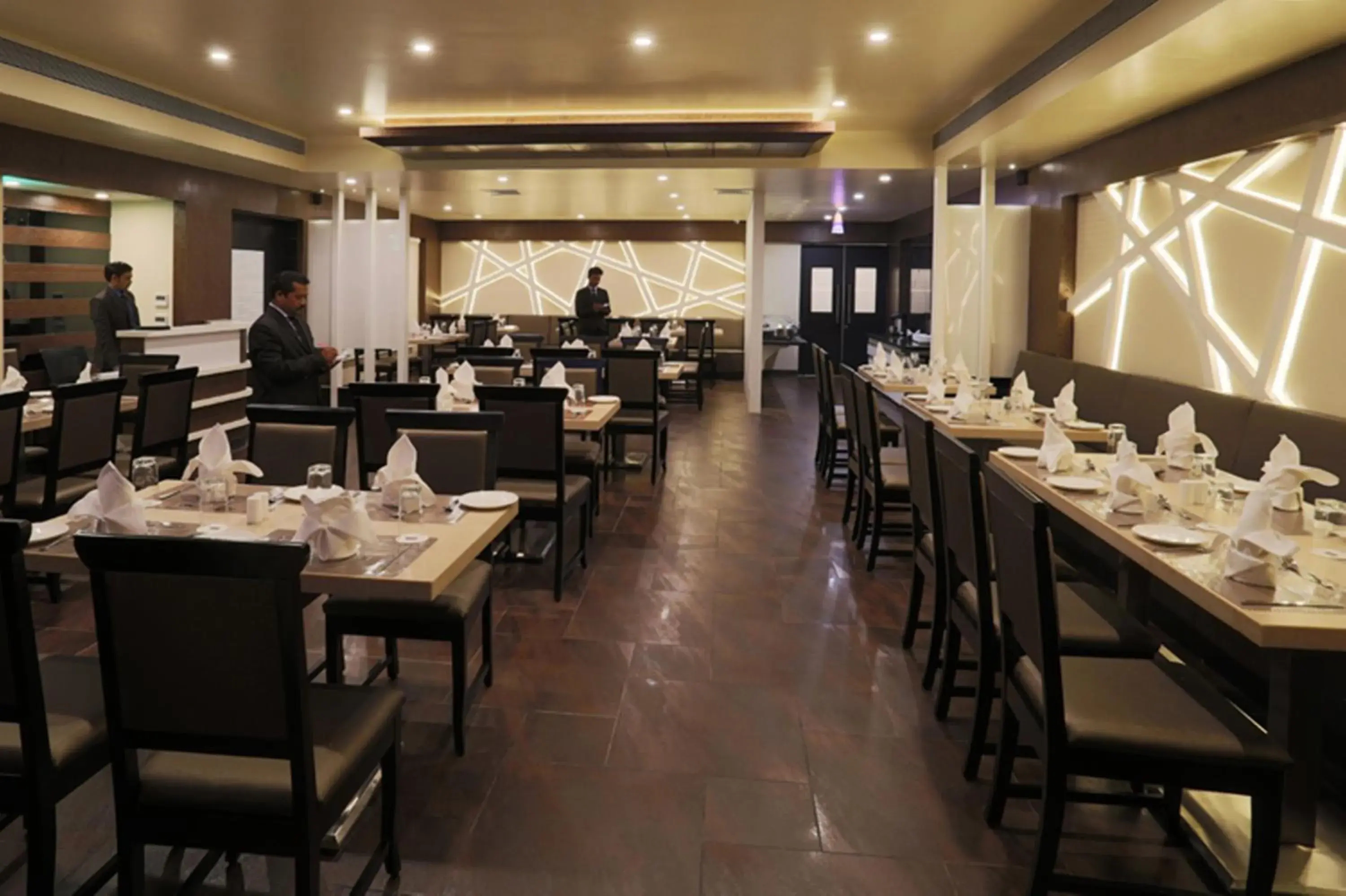 Restaurant/places to eat in Grand Kailash Hotel Restaurant/places to eat in Grand Kailash Hotel