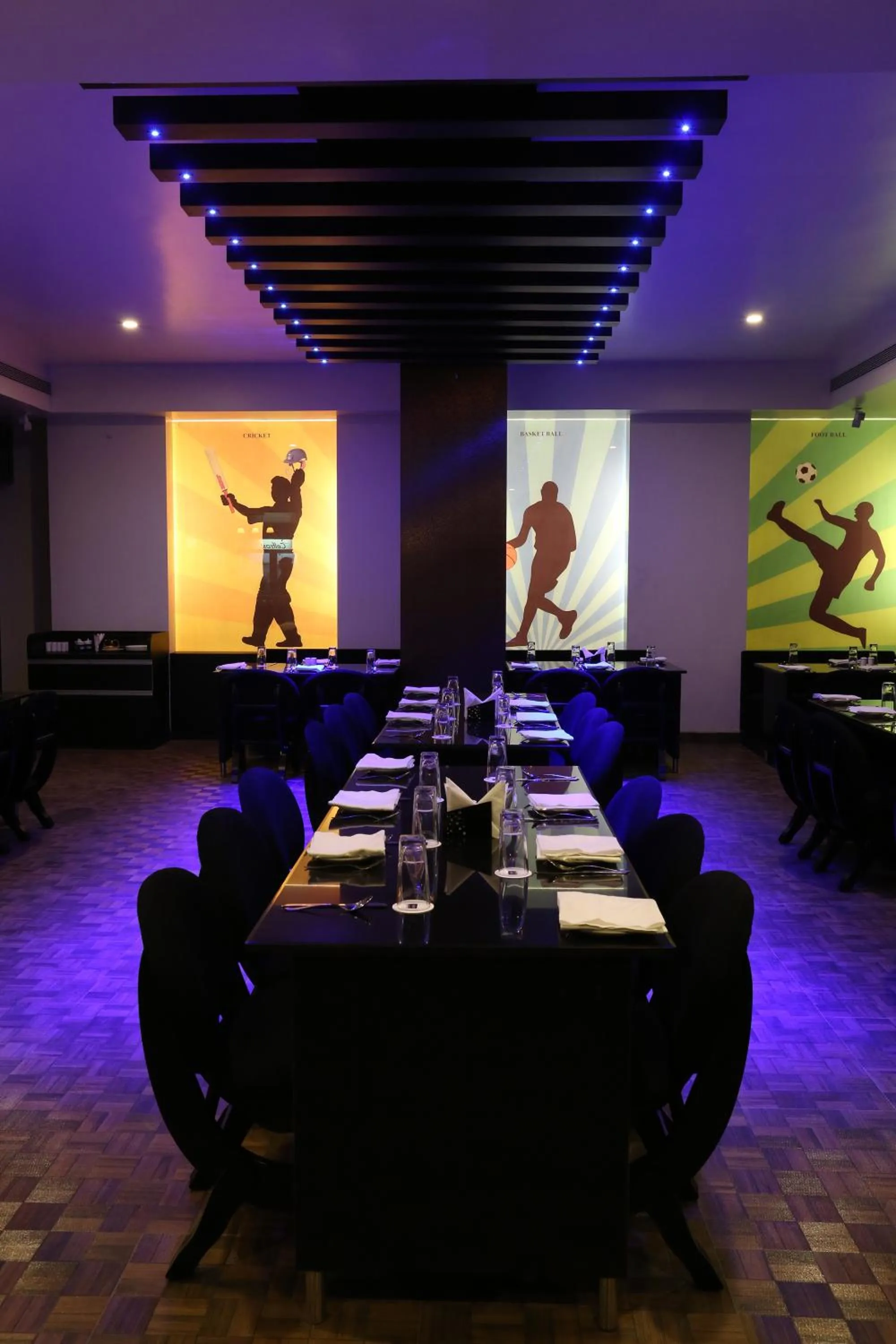 Restaurant/places to eat in Grand Kailash Hotel