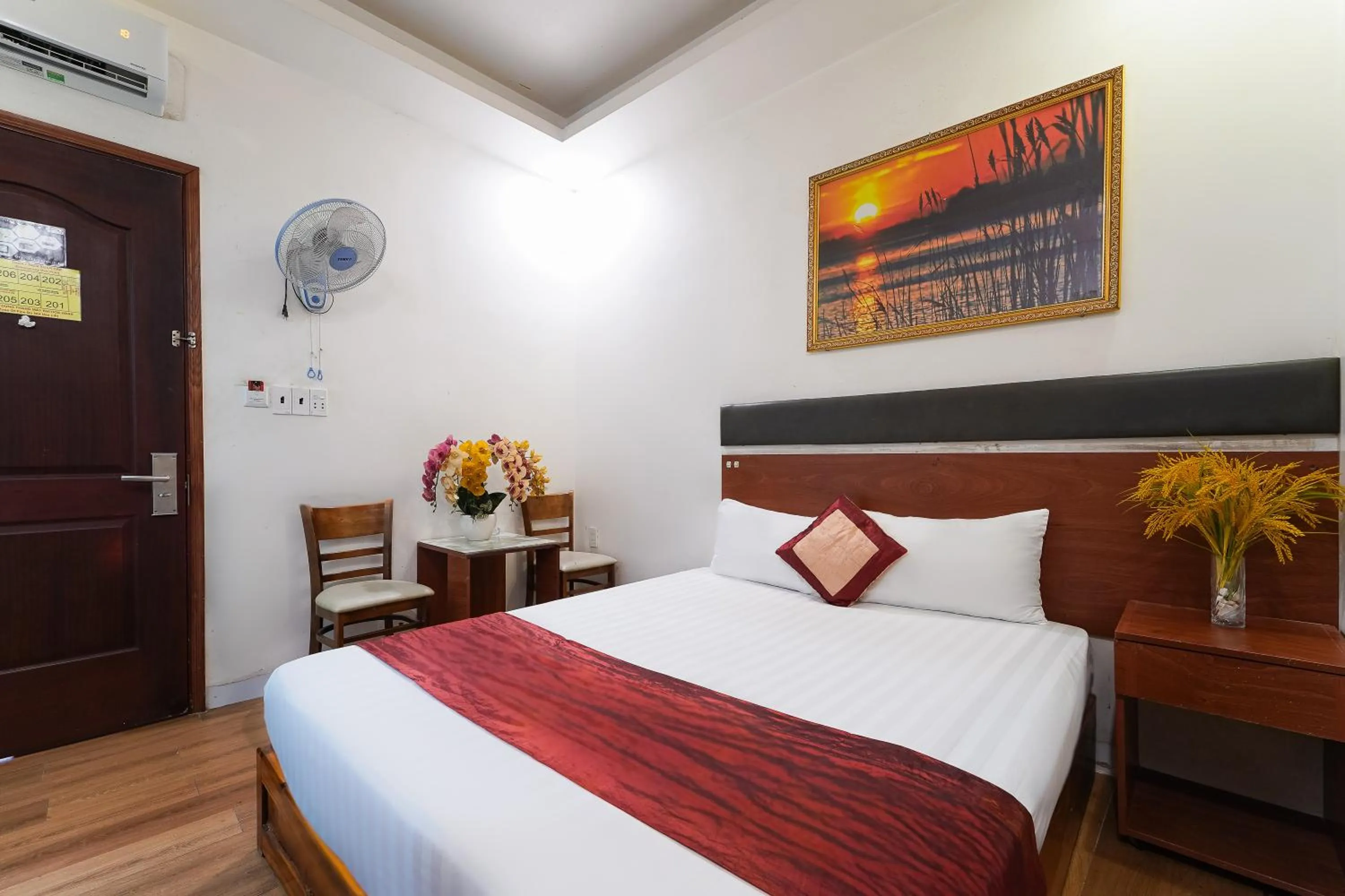 Bedroom, Bed in Collection O Eva Hotel District 8 Near Ben Thanh Market