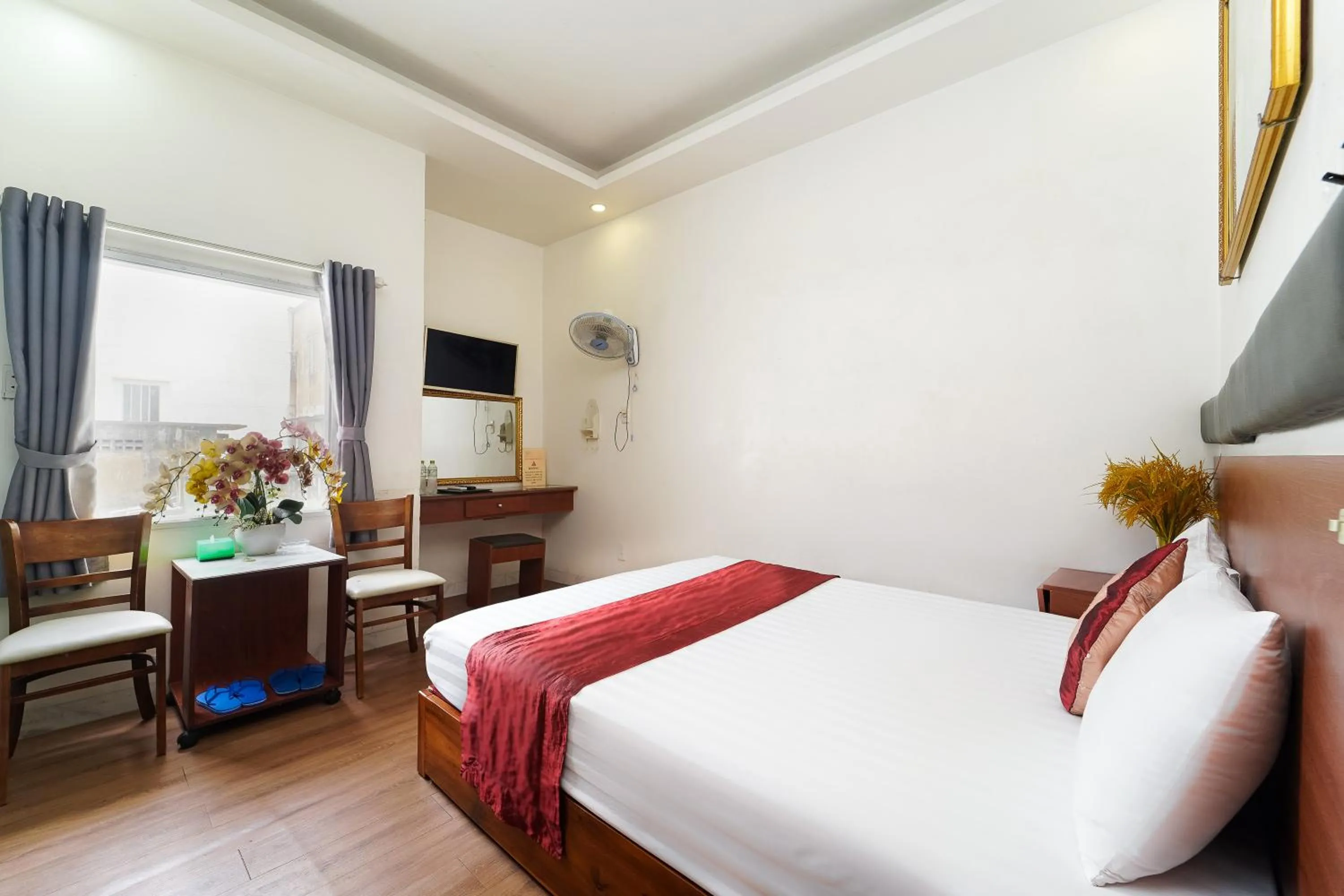 Bedroom, Bed in Collection O Eva Hotel District 8 Near Ben Thanh Market