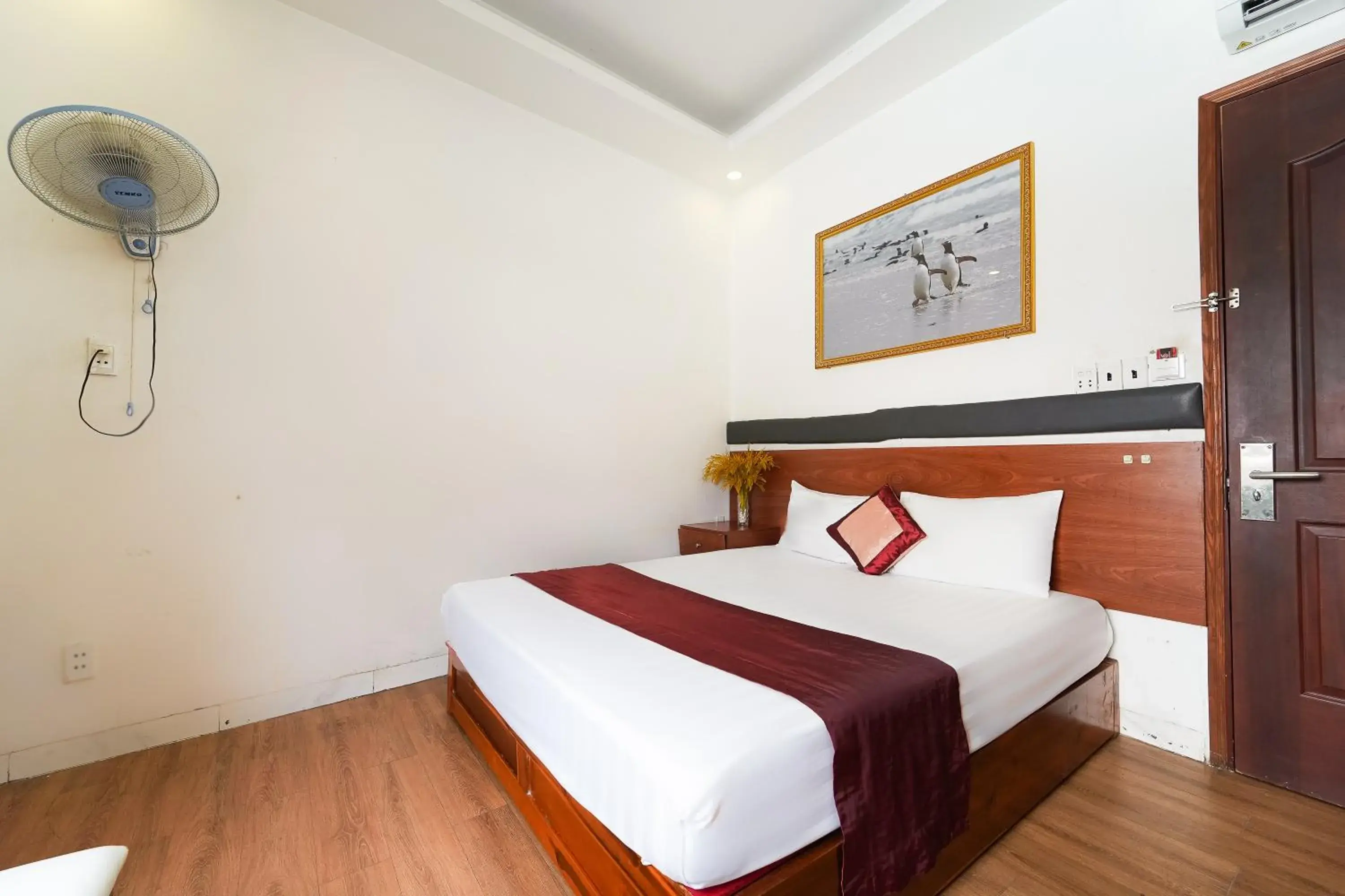 Deluxe Double Room in Collection O Eva Hotel District 8 Near Ben Thanh Market Deluxe Double Room in Collection O Eva Hotel District 8 Near Ben Thanh Market