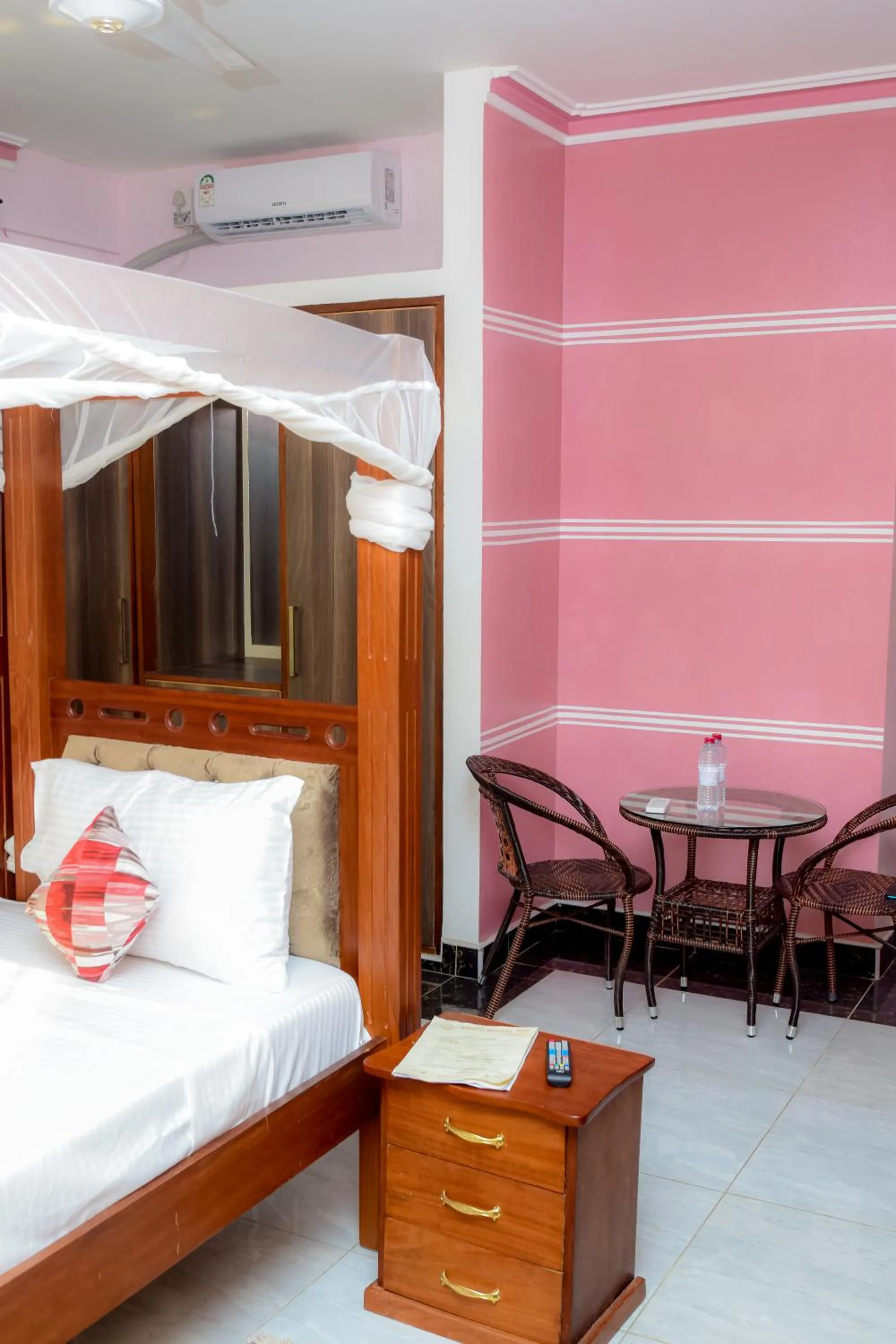 Vidzo Royal Inn Hotel