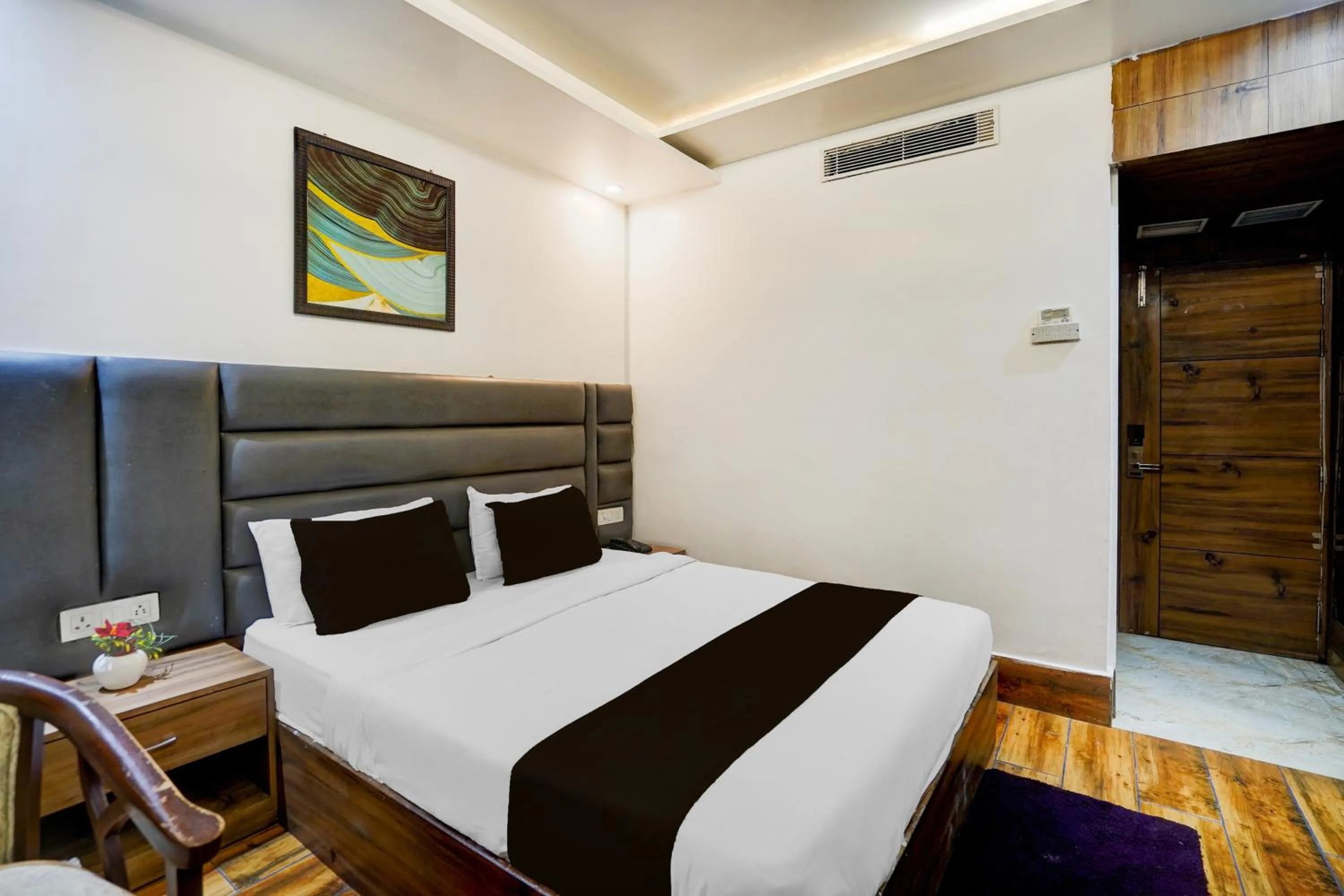 Bedroom, Bed in Townhouse Prayagraj Central Bus Terminal Formerly Hotel Four View