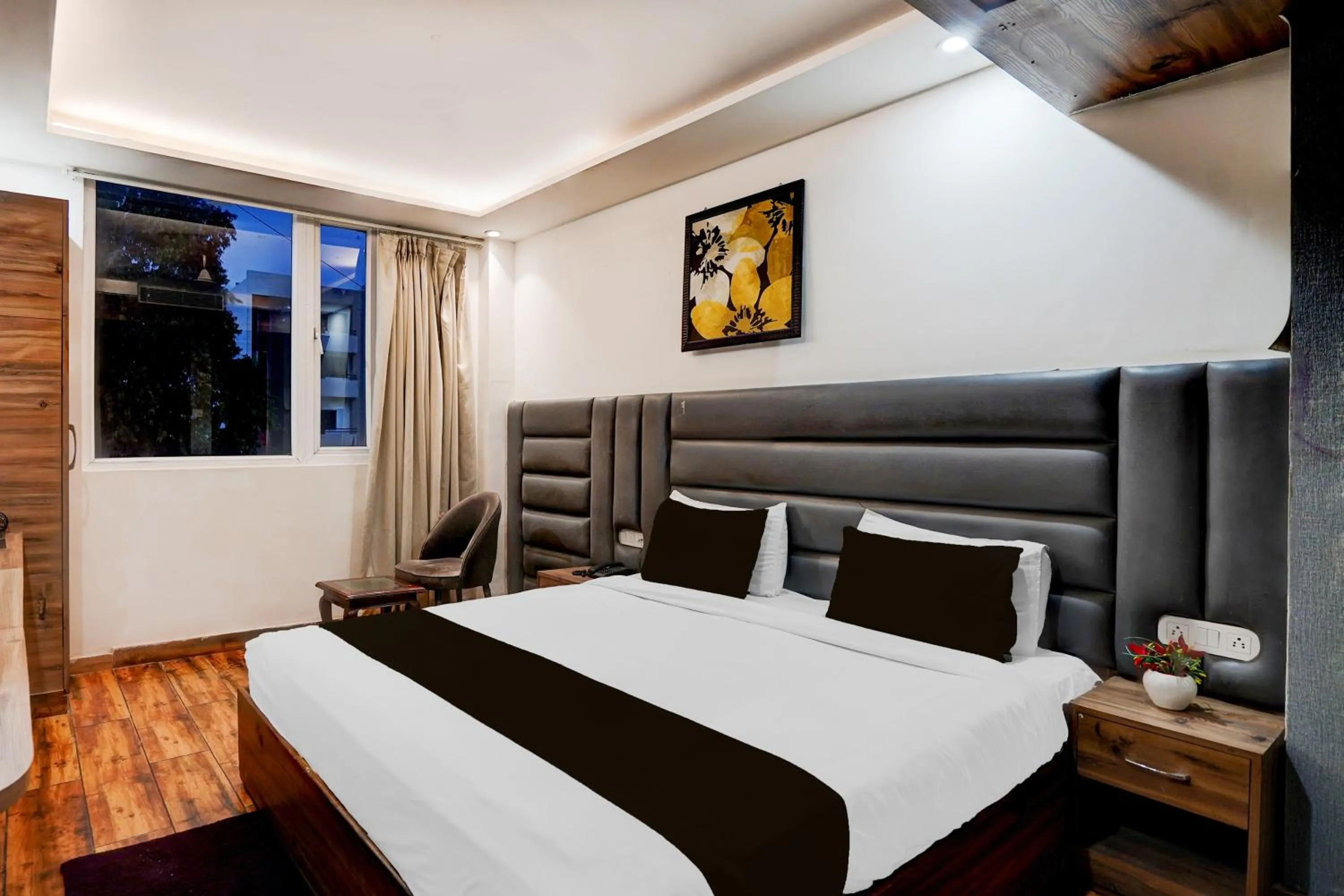 Bedroom, Bed in Townhouse Prayagraj Central Bus Terminal Formerly Hotel Four View