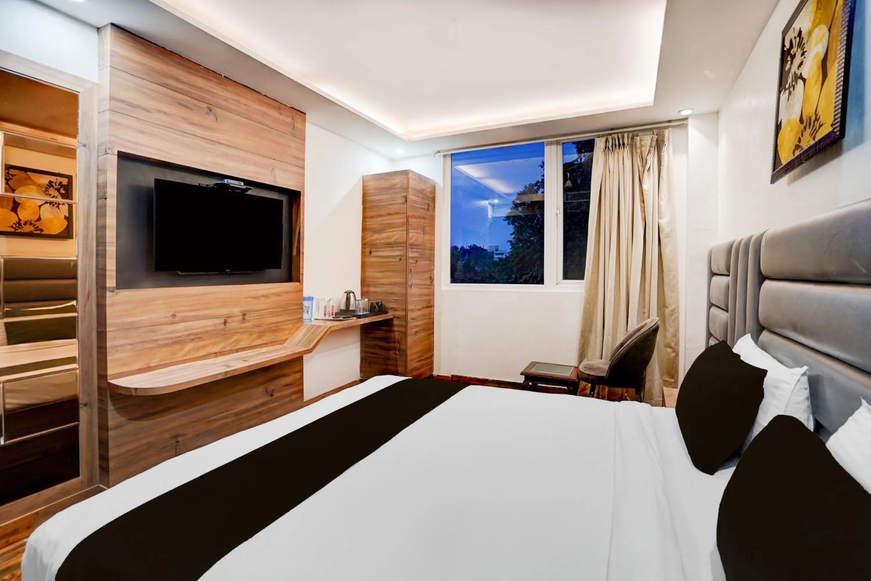 Bedroom, Bed in Townhouse Prayagraj Central Bus Terminal Formerly Hotel Four View