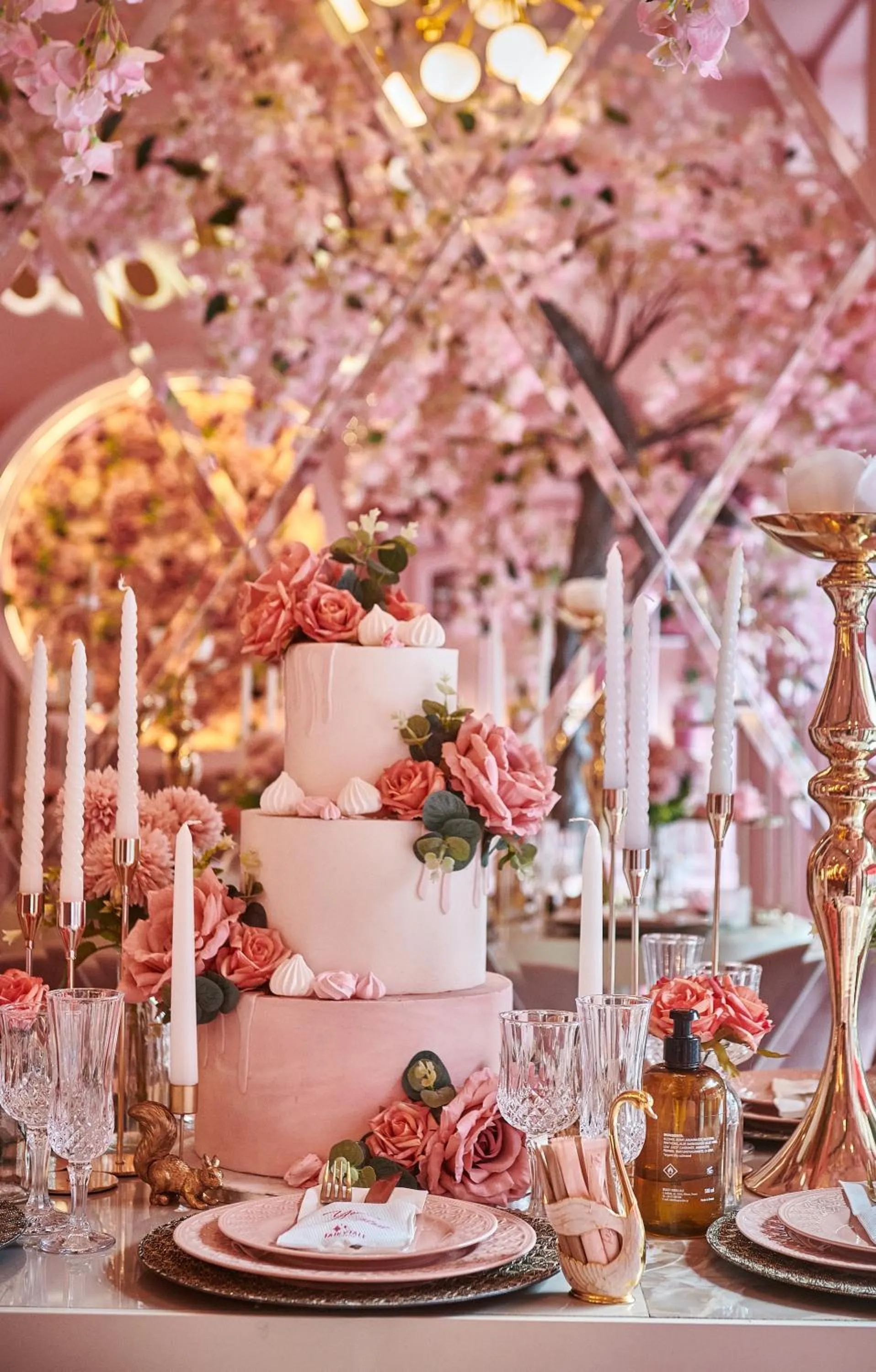 Restaurant/places to eat in Fairytale Athens Suites