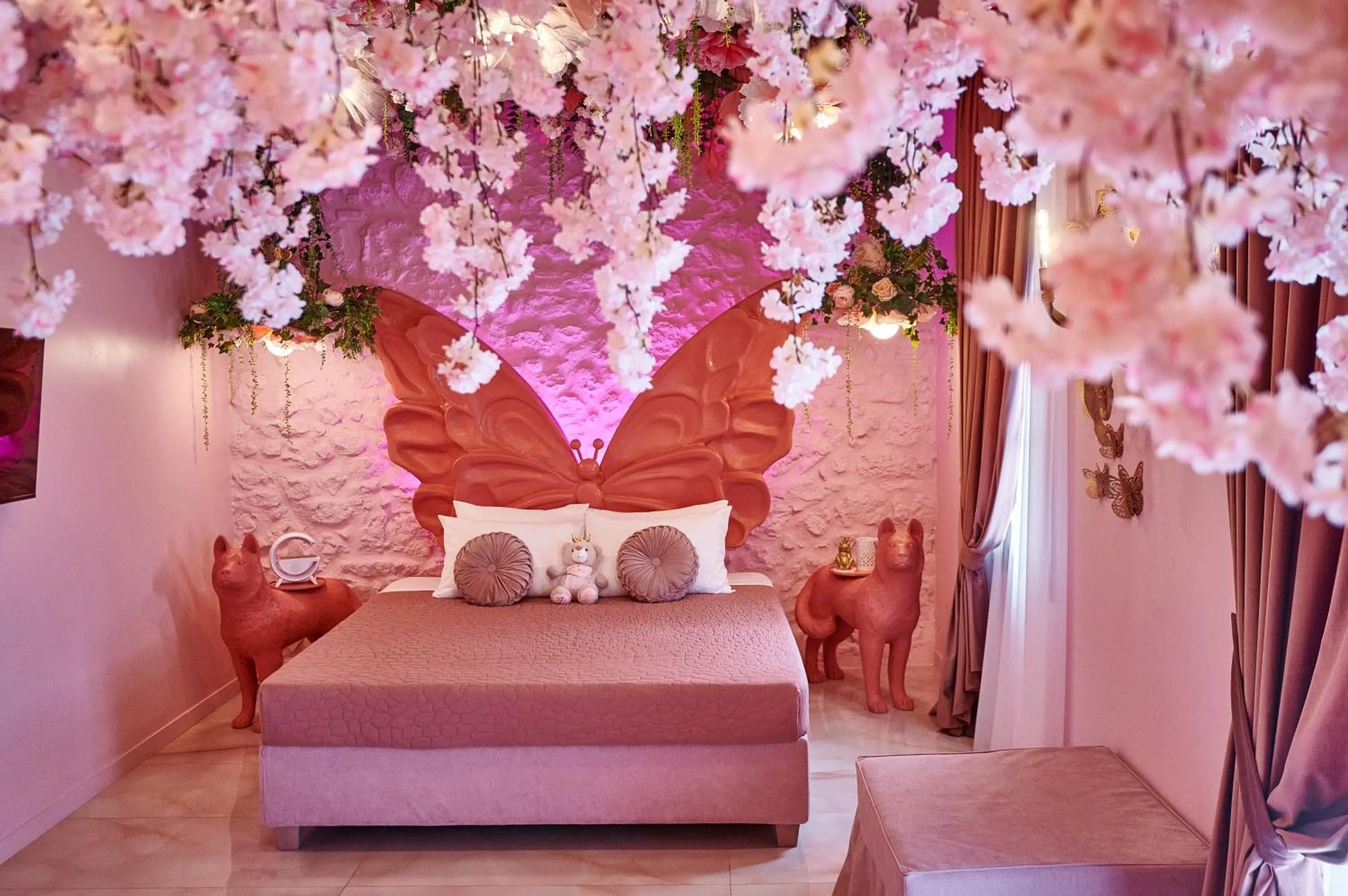 Bedroom, Bed in Fairytale Athens - Luxury Suites