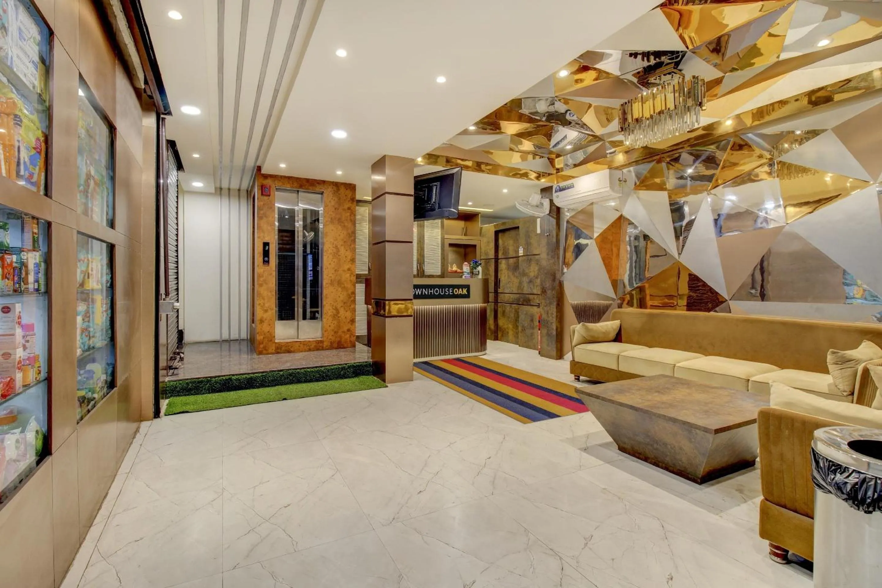 Seating area in Super Townhouse Geetraj Near Shalimar Gateway