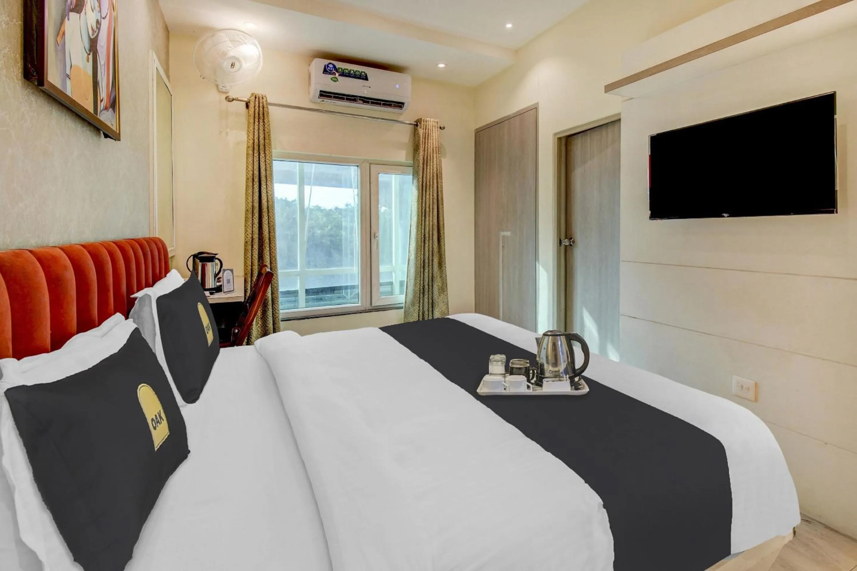 Bedroom, Bed in Super Townhouse Geetraj Near Shalimar Gateway