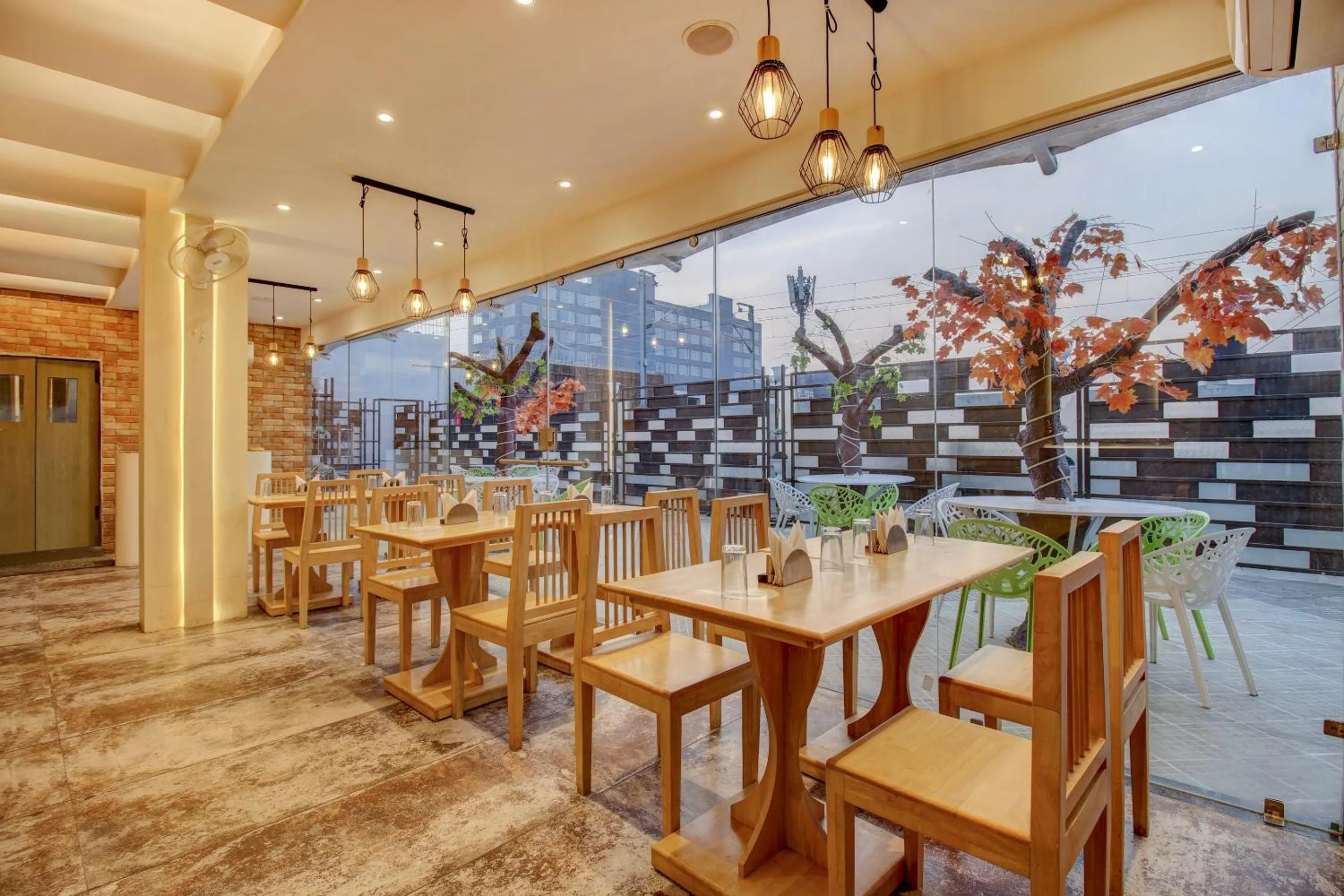 Seating area in Super Townhouse Geetraj Near Shalimar Gateway