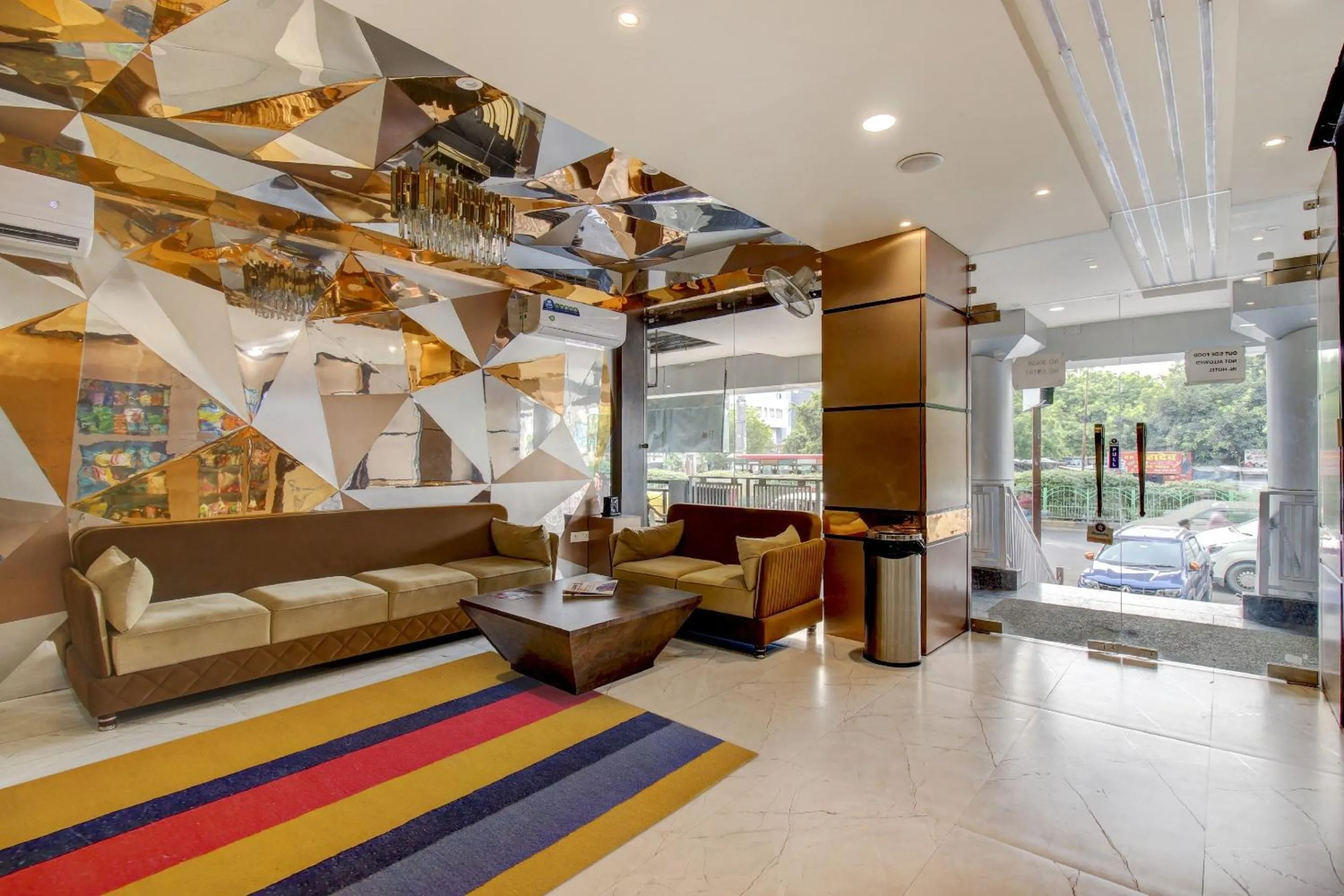 Seating area in Super Townhouse Geetraj Near Shalimar Gateway