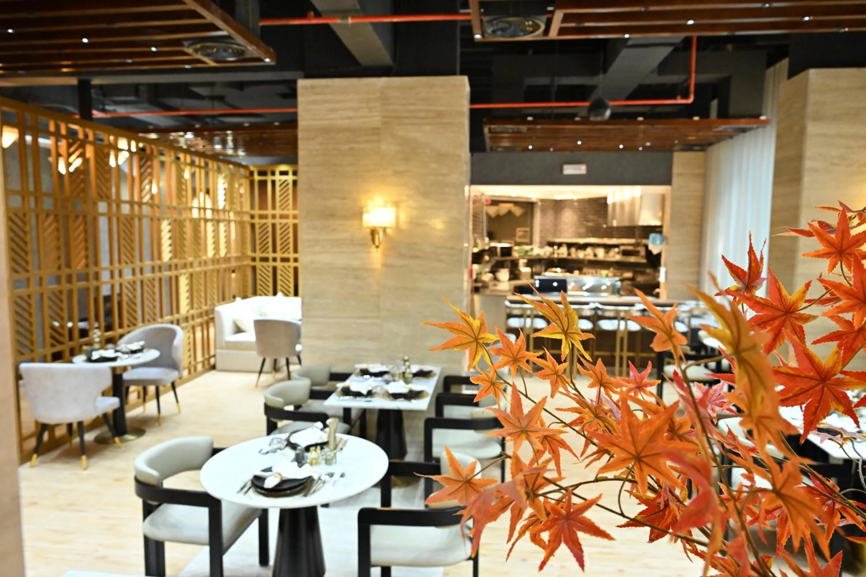 Restaurant/places to eat in Savoy Grande Hotel