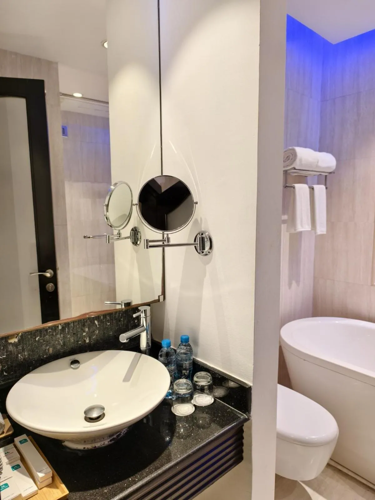 Bathroom in Savoy Grande Hotel