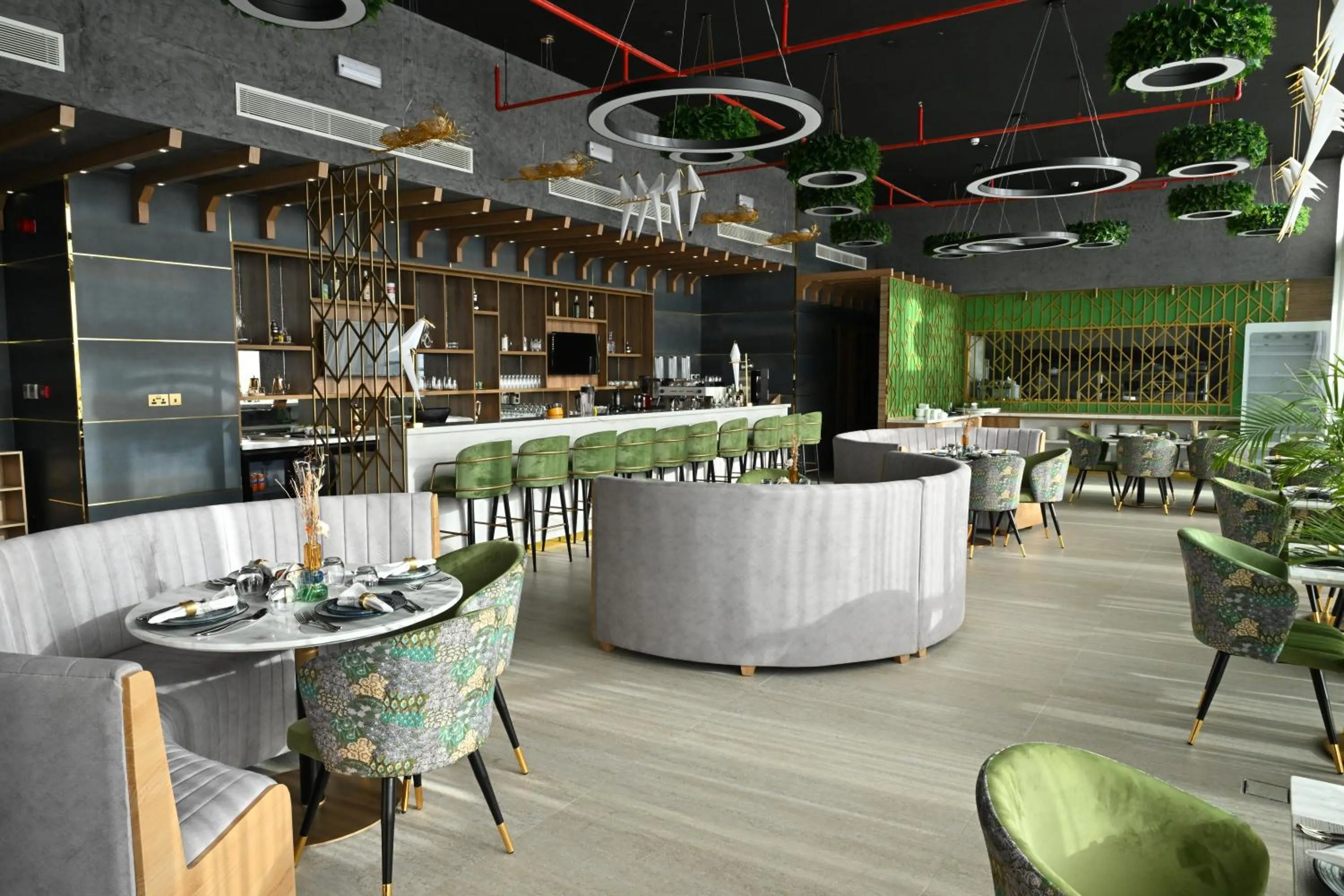 Restaurant/places to eat in Savoy Grande Hotel