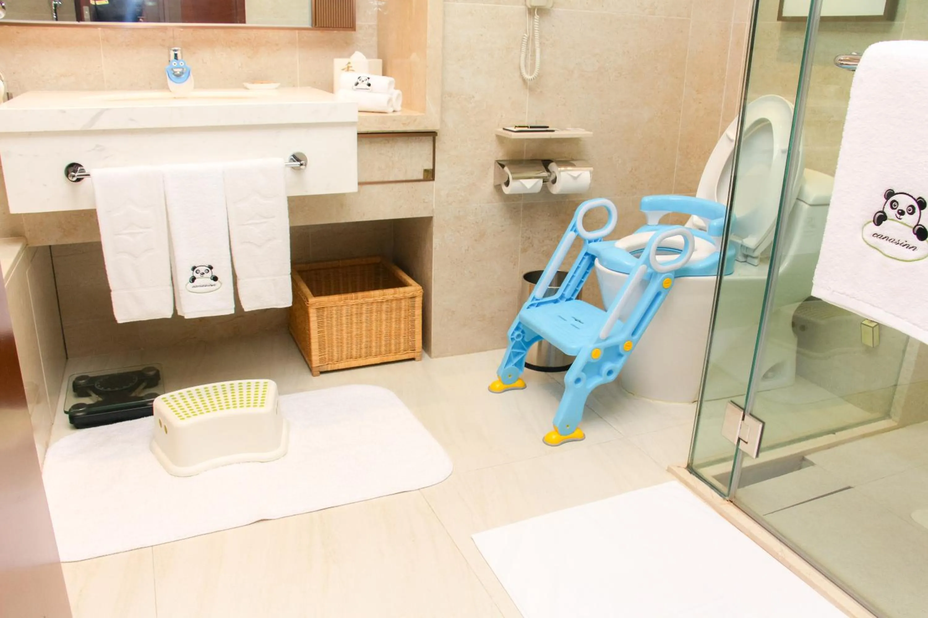 Bathroom in Shangri-La Tangshan