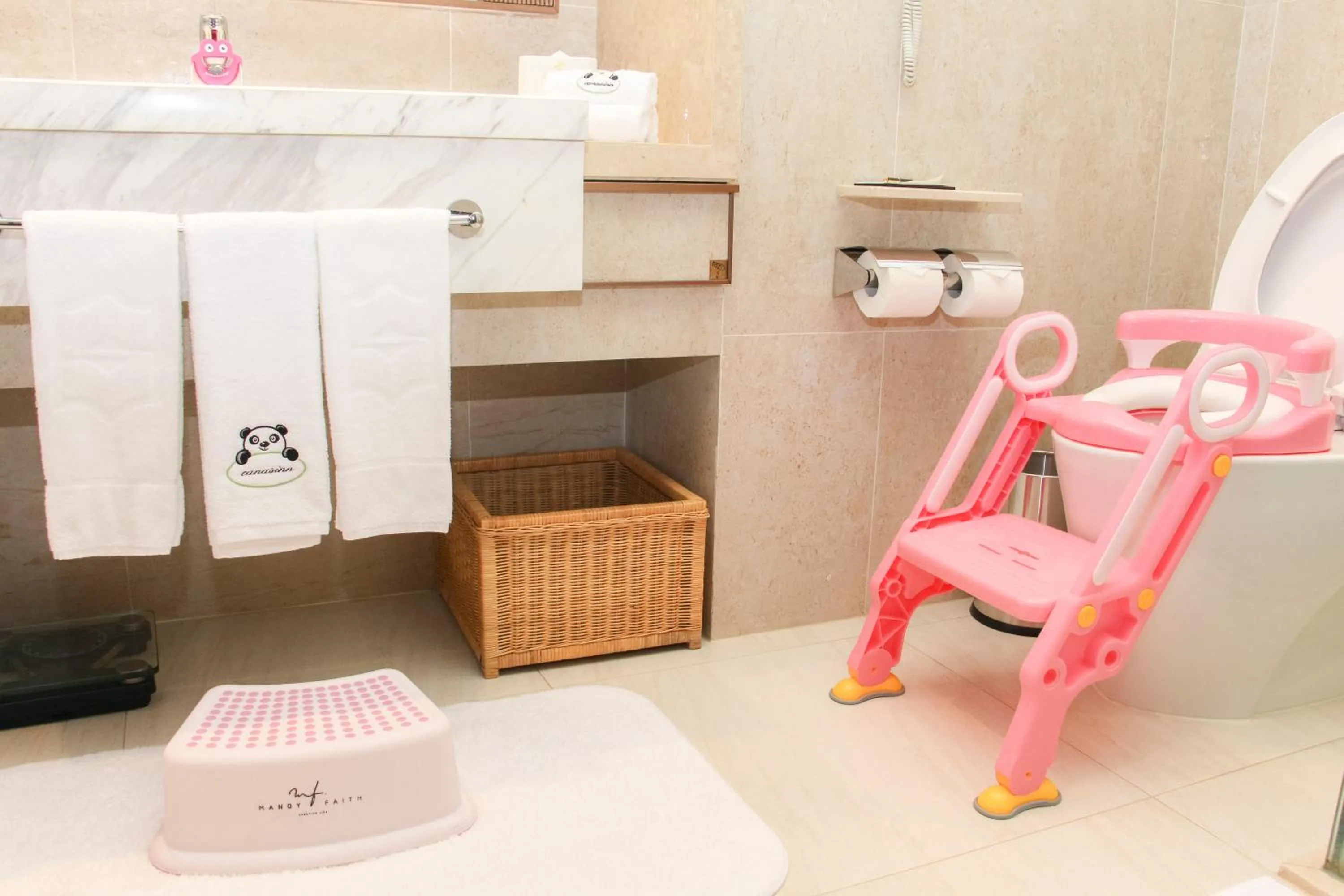 Toilet in Shangri-La Tangshan