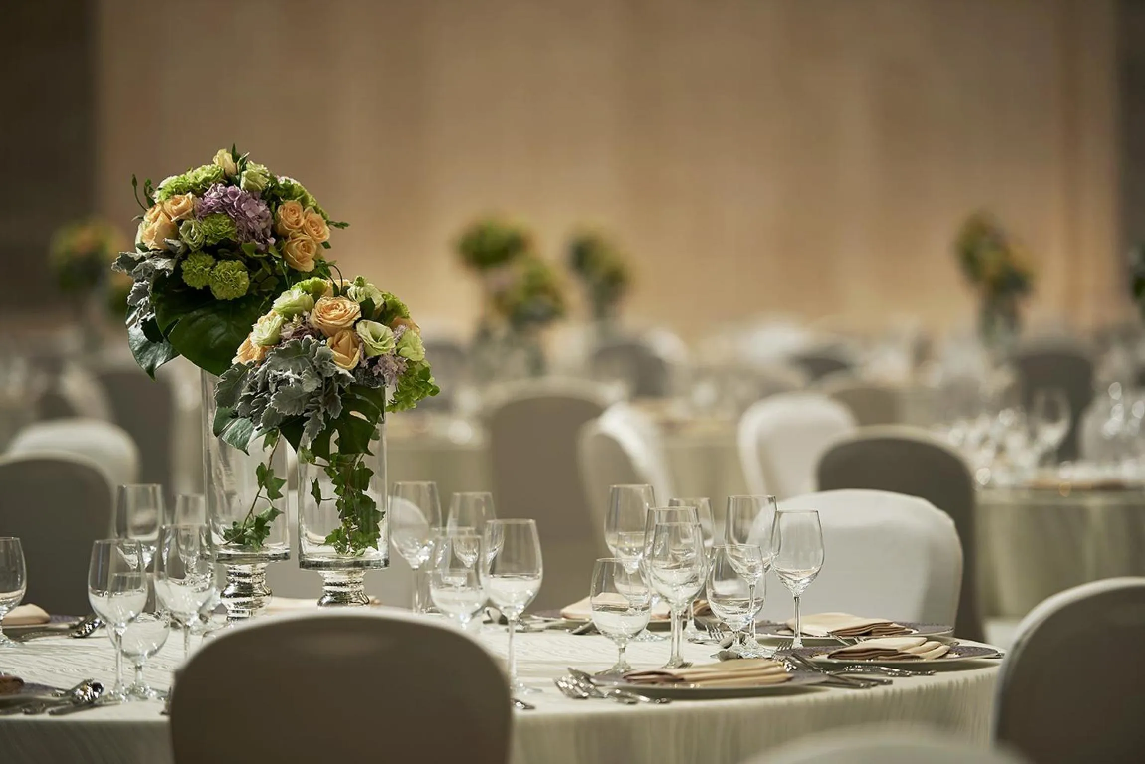 Restaurant/places to eat in Shangri-La Tangshan