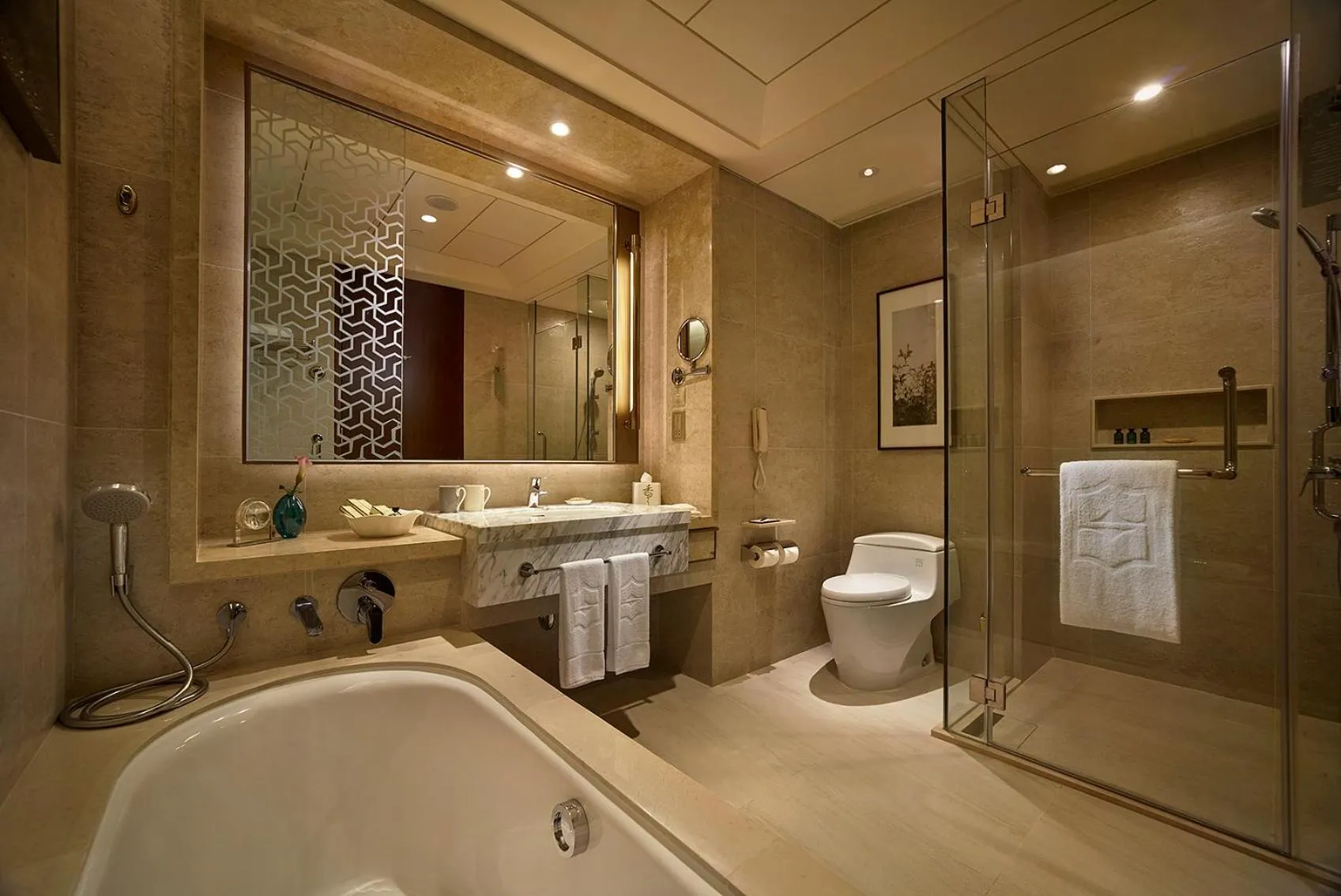 Night in Shangri-La Tangshan