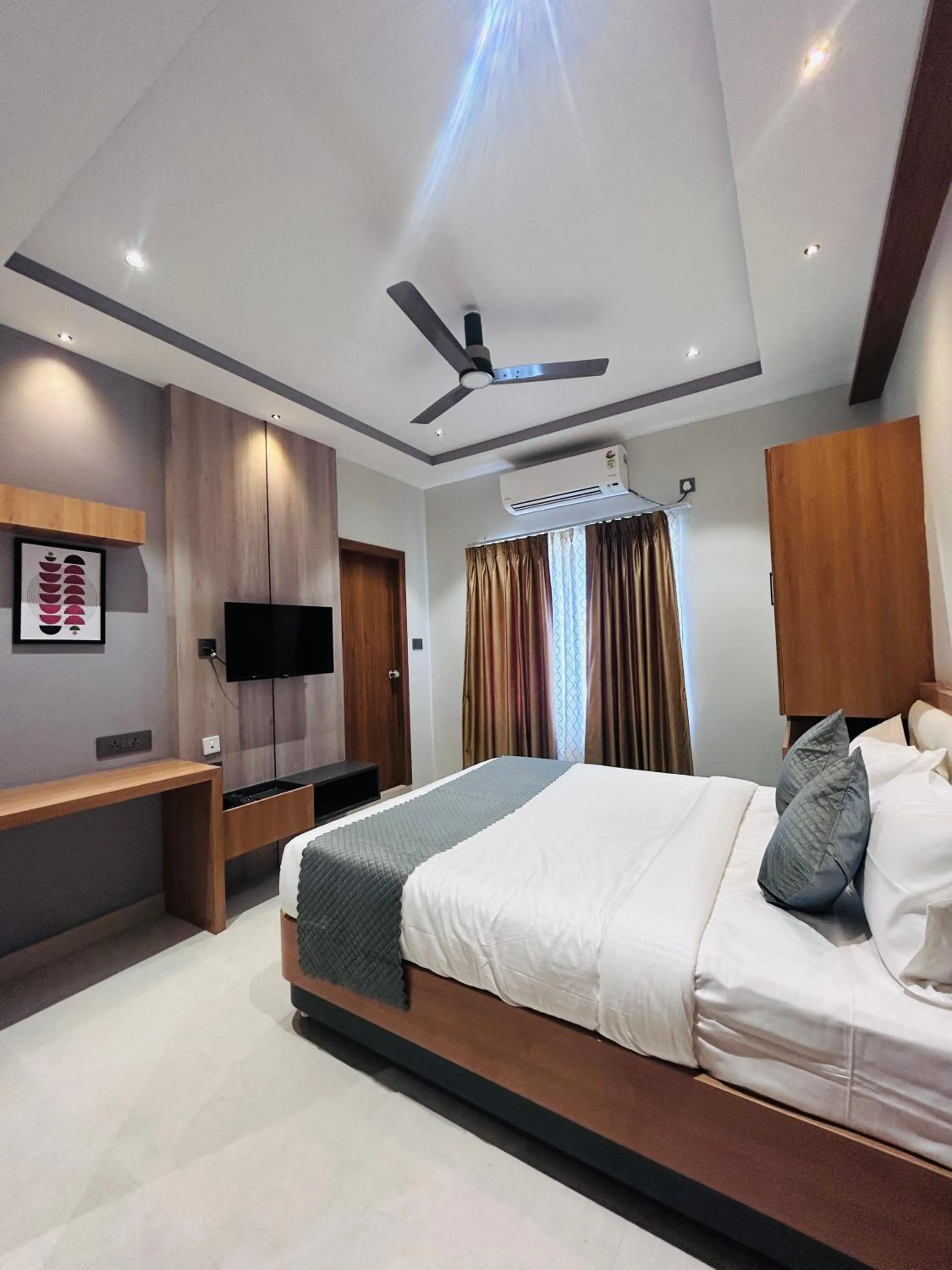 Bed in 23 Urban Square