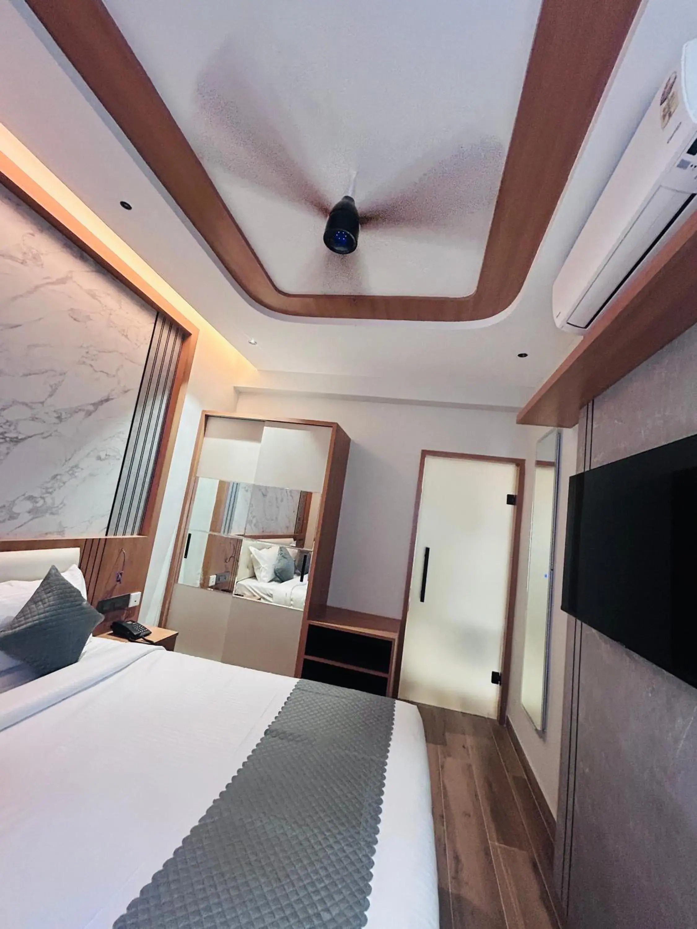 Bedroom, Bed in 23 Urban Square Bedroom, Bed in 23 Urban Square