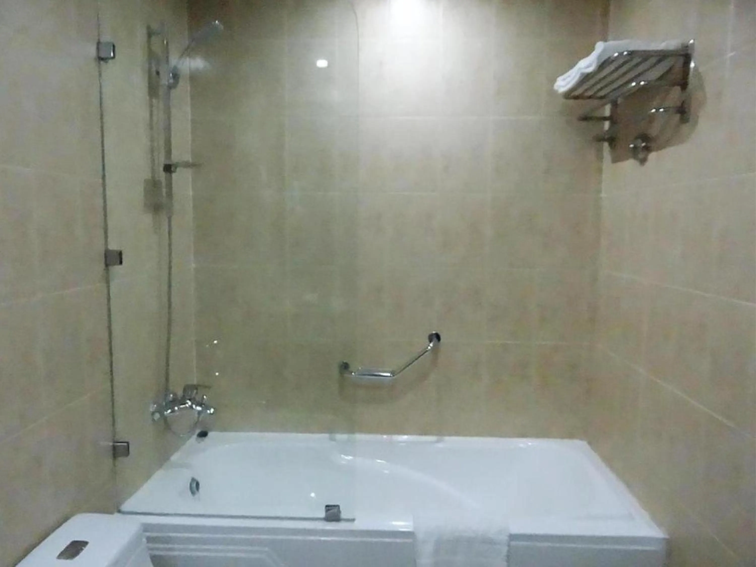 Bathroom in City Point Hotel