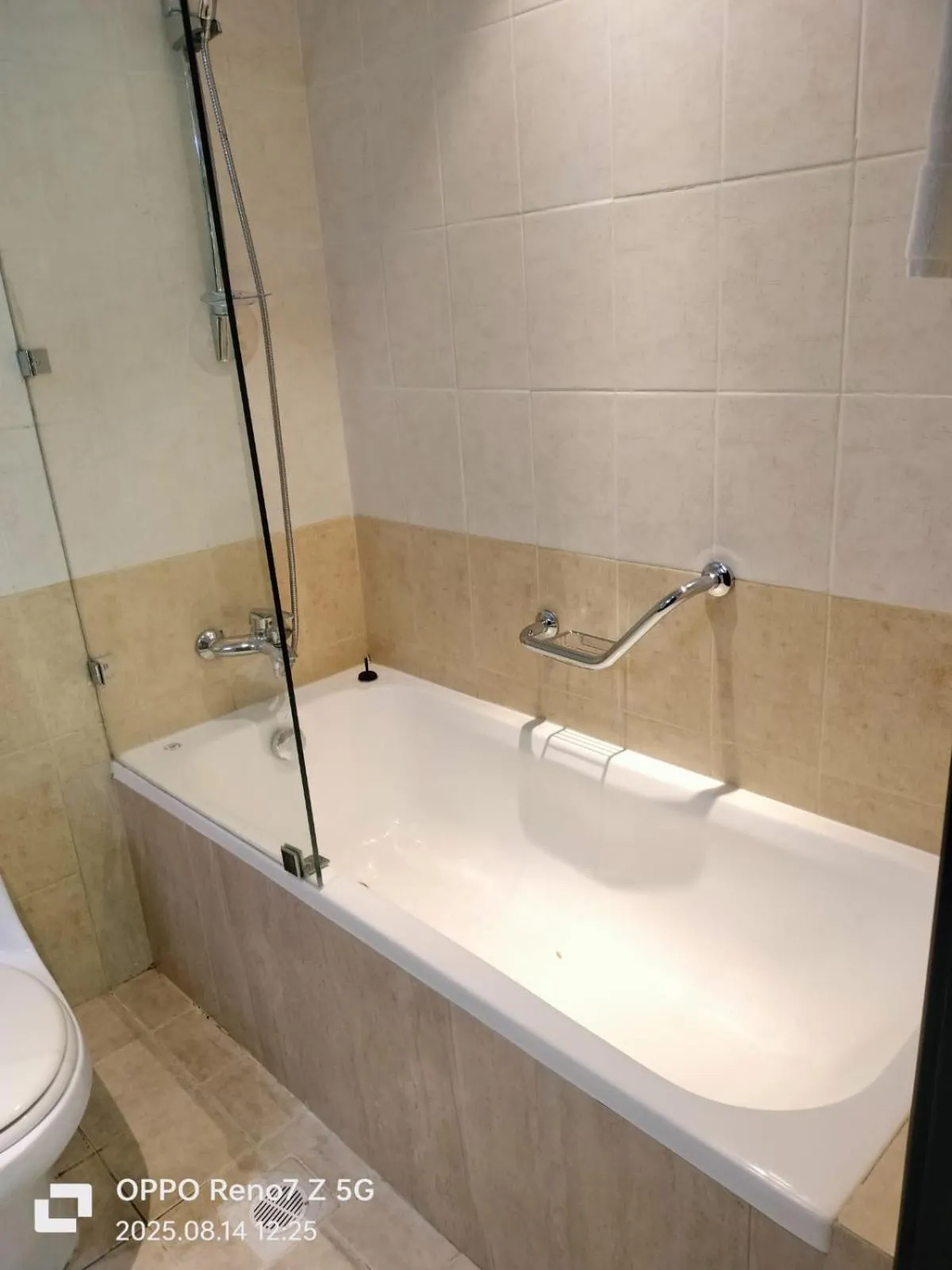 Bath in City Point Hotel