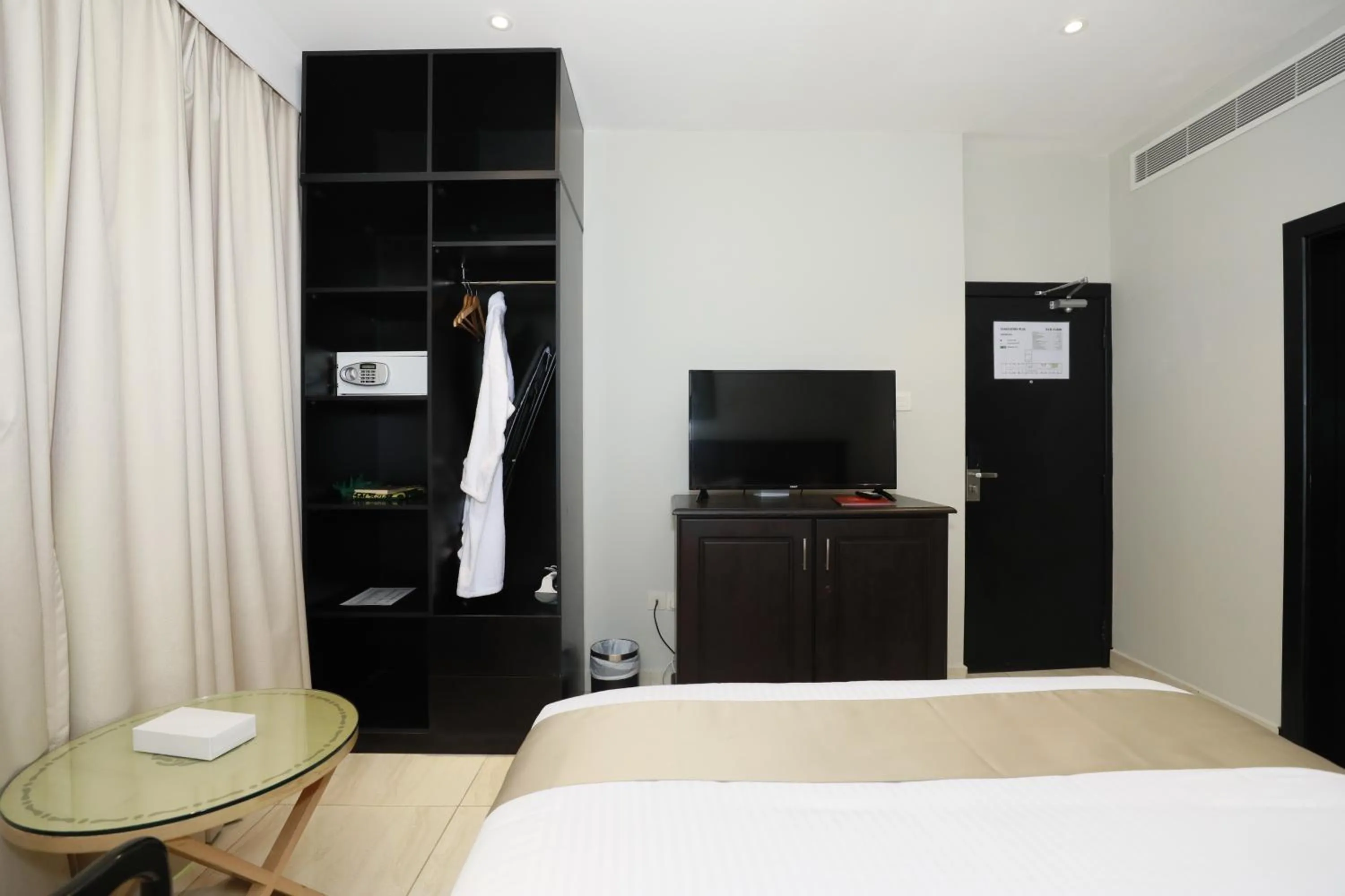 TV and multimedia, Bed in City Point Hotel
