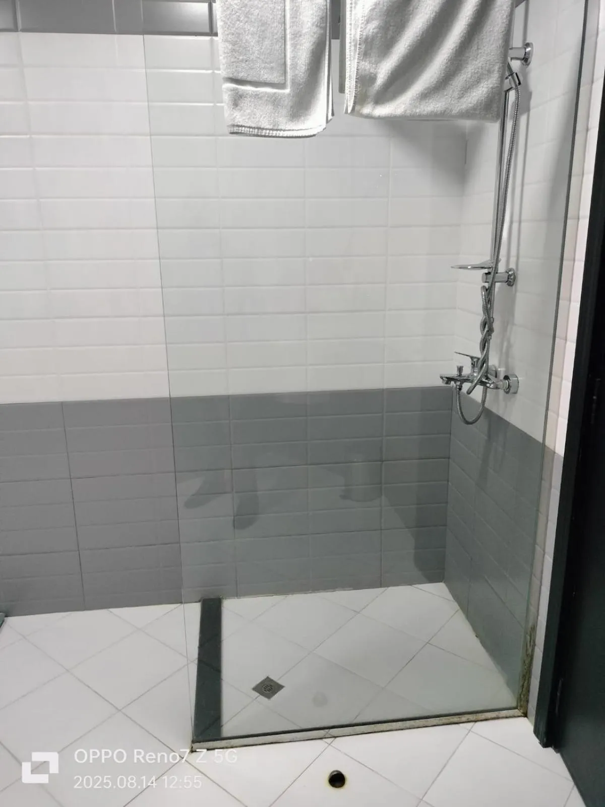 Shower in City Point Hotel