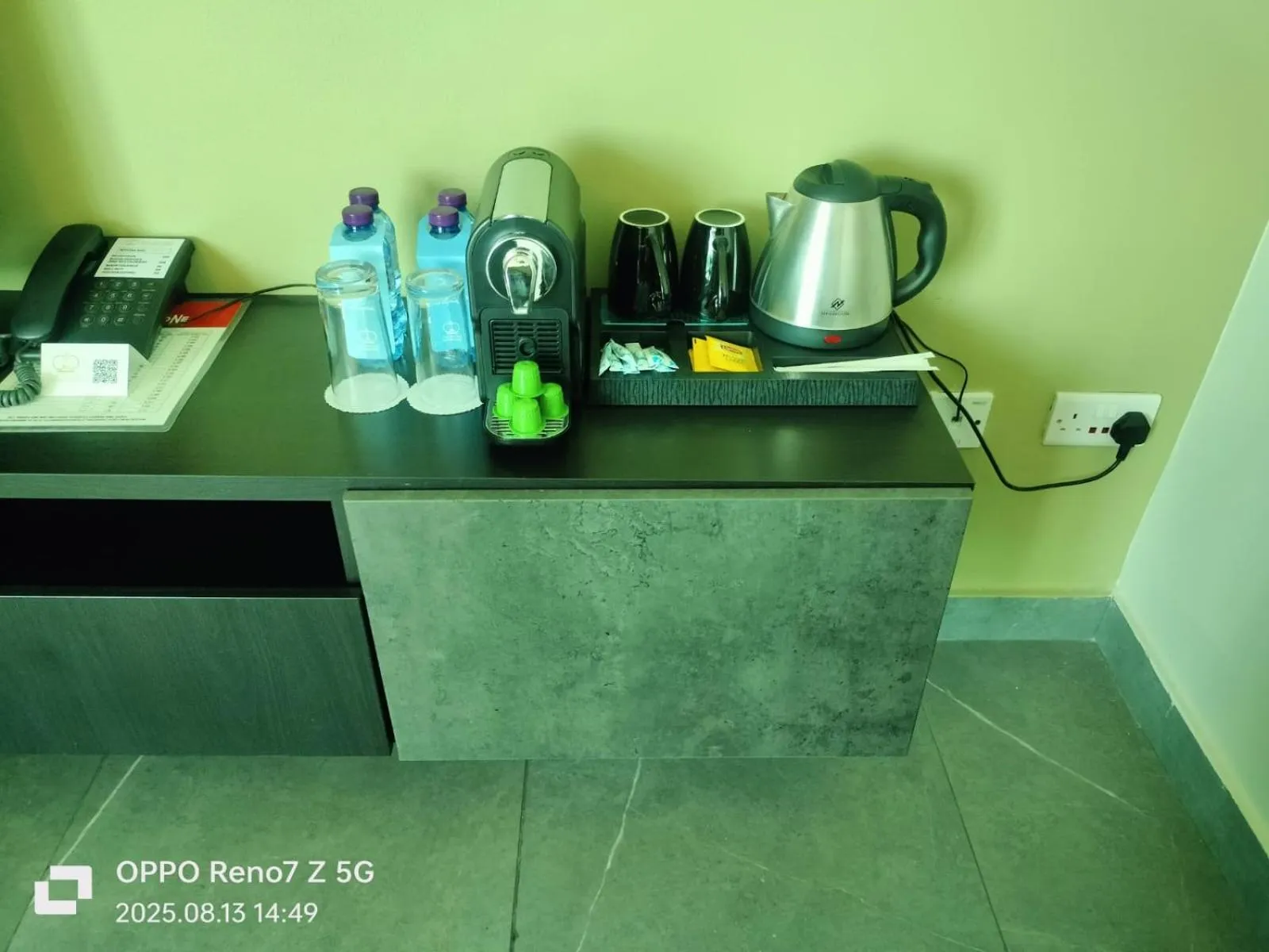 Coffee/tea facilities in City Point Hotel