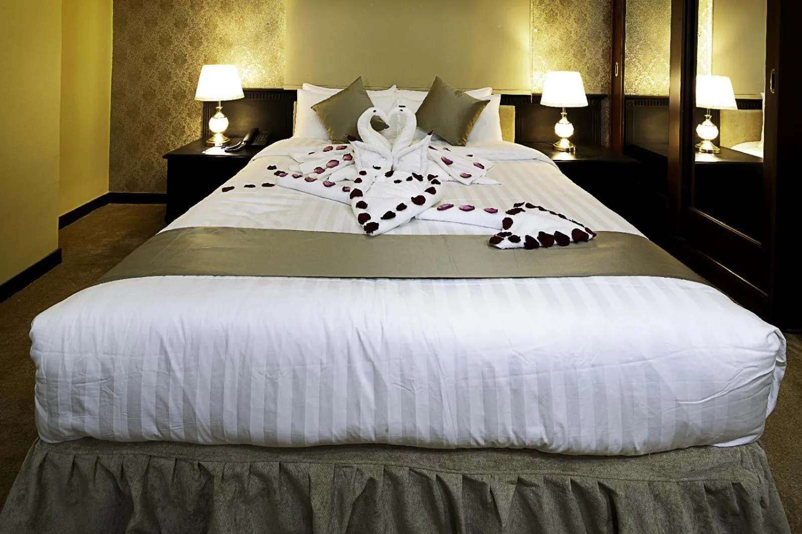 Bed in City Point Hotel