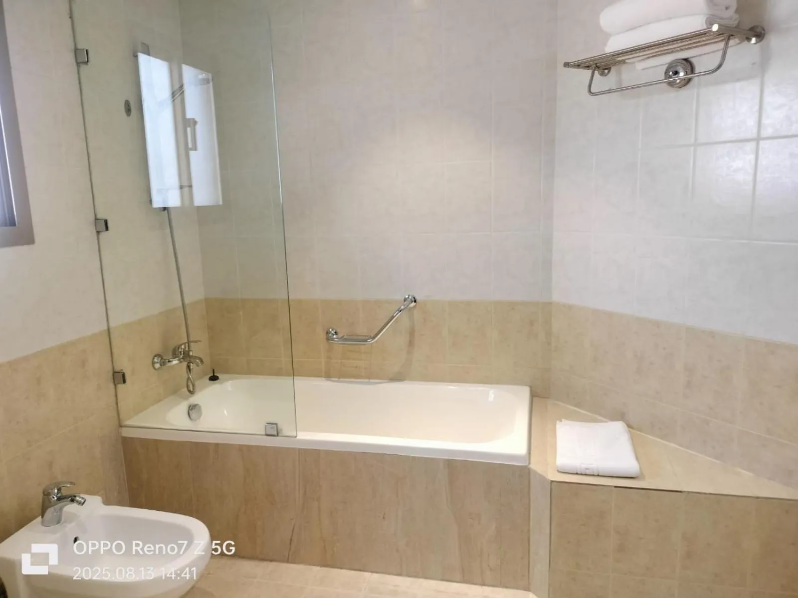 Bathroom in City Point Hotel