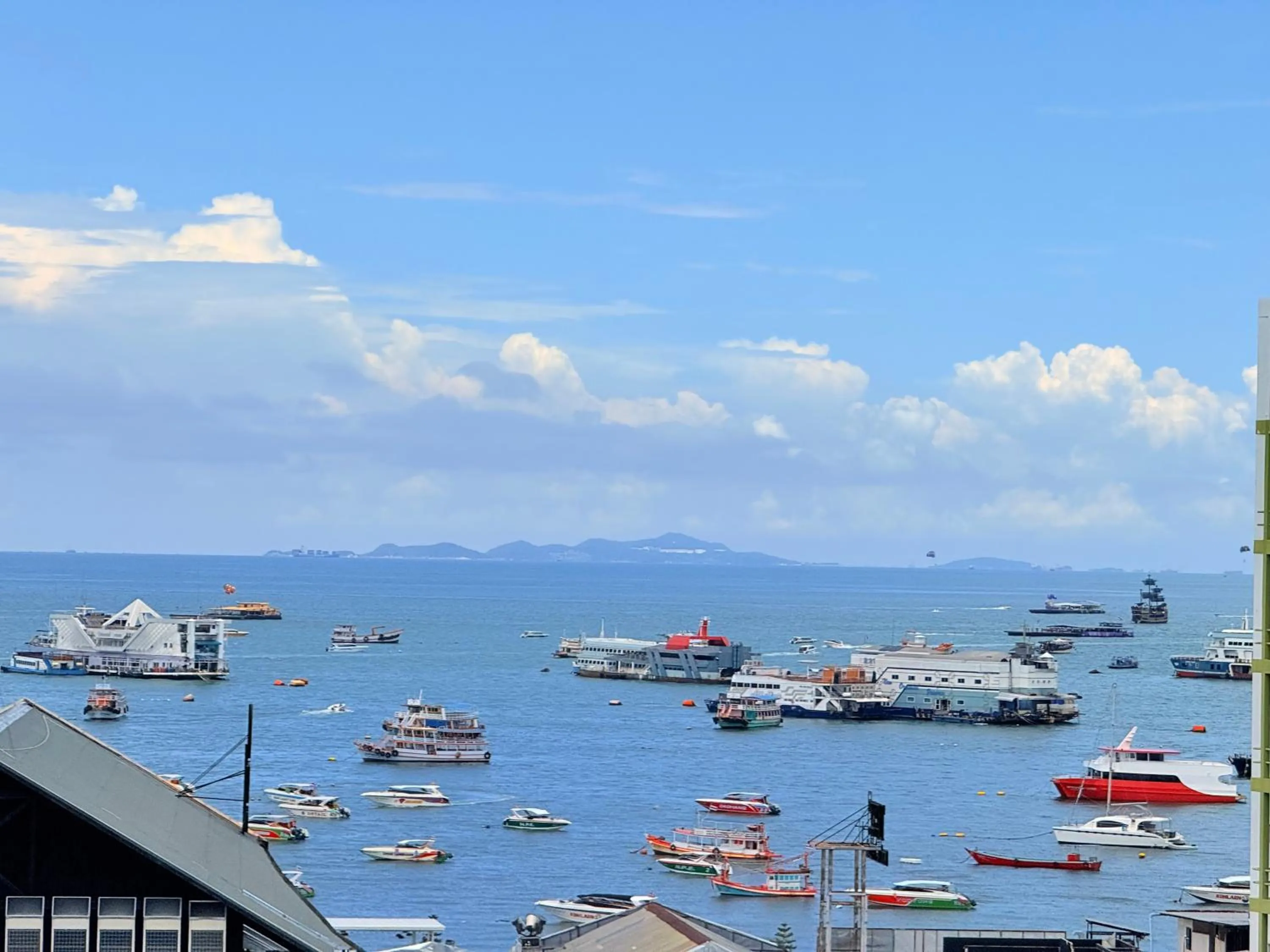 Sea view in Suncity Hotel Pattaya