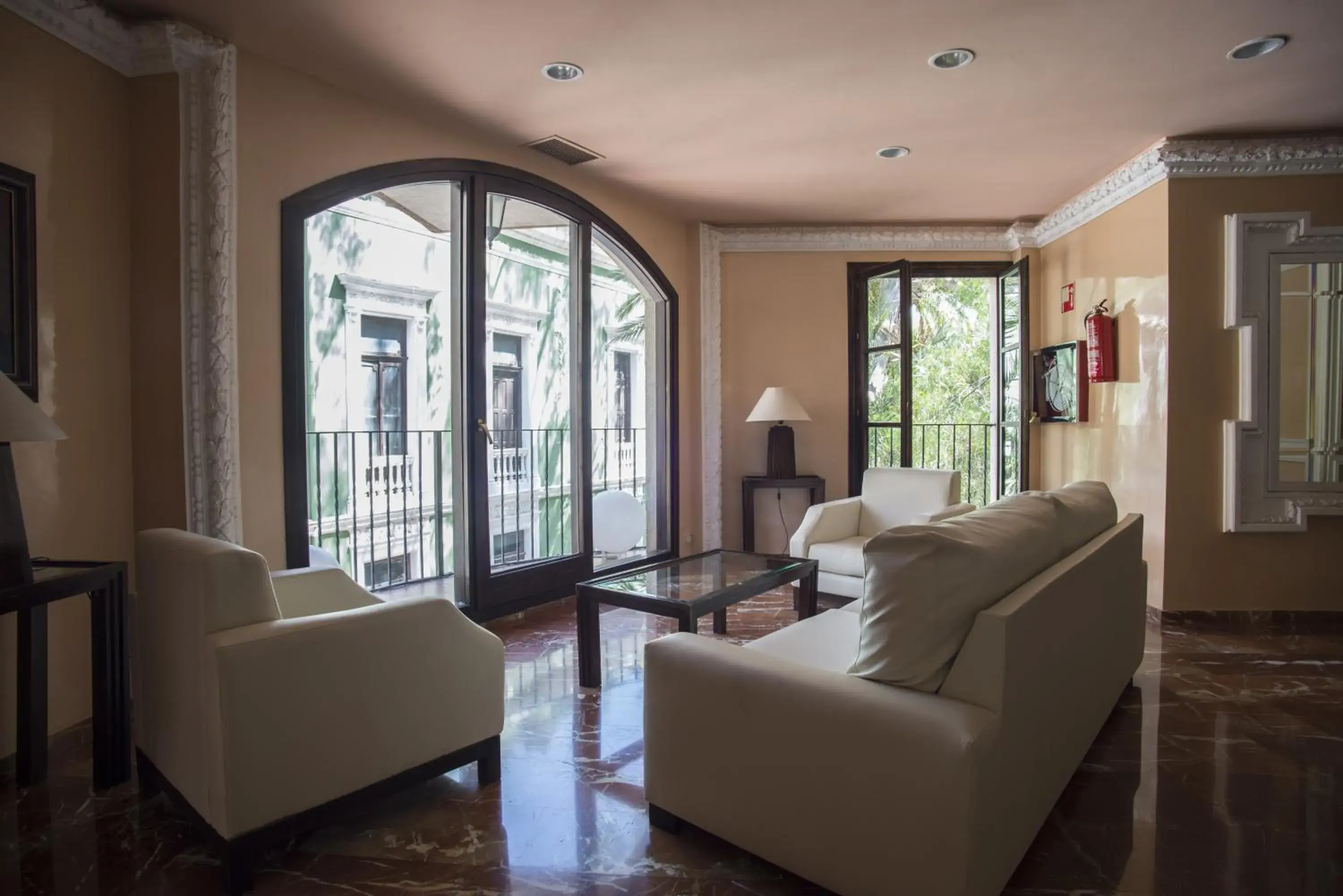 Lobby or reception in Balneario de Archena - Hotel León Lobby or reception in Balneario de Archena - Hotel León